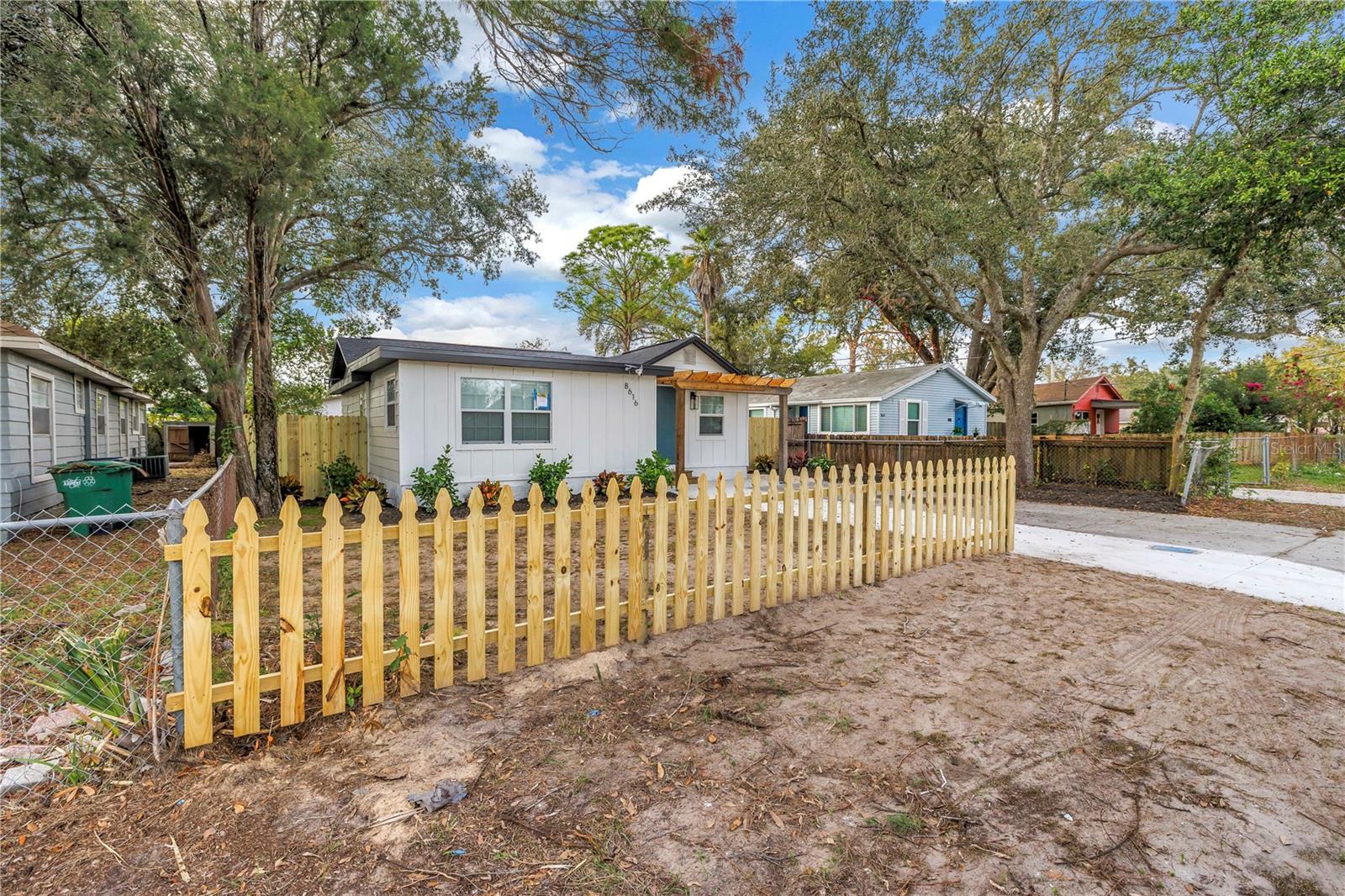 Image 7 of 42 For 8616 Orangeview Avenue