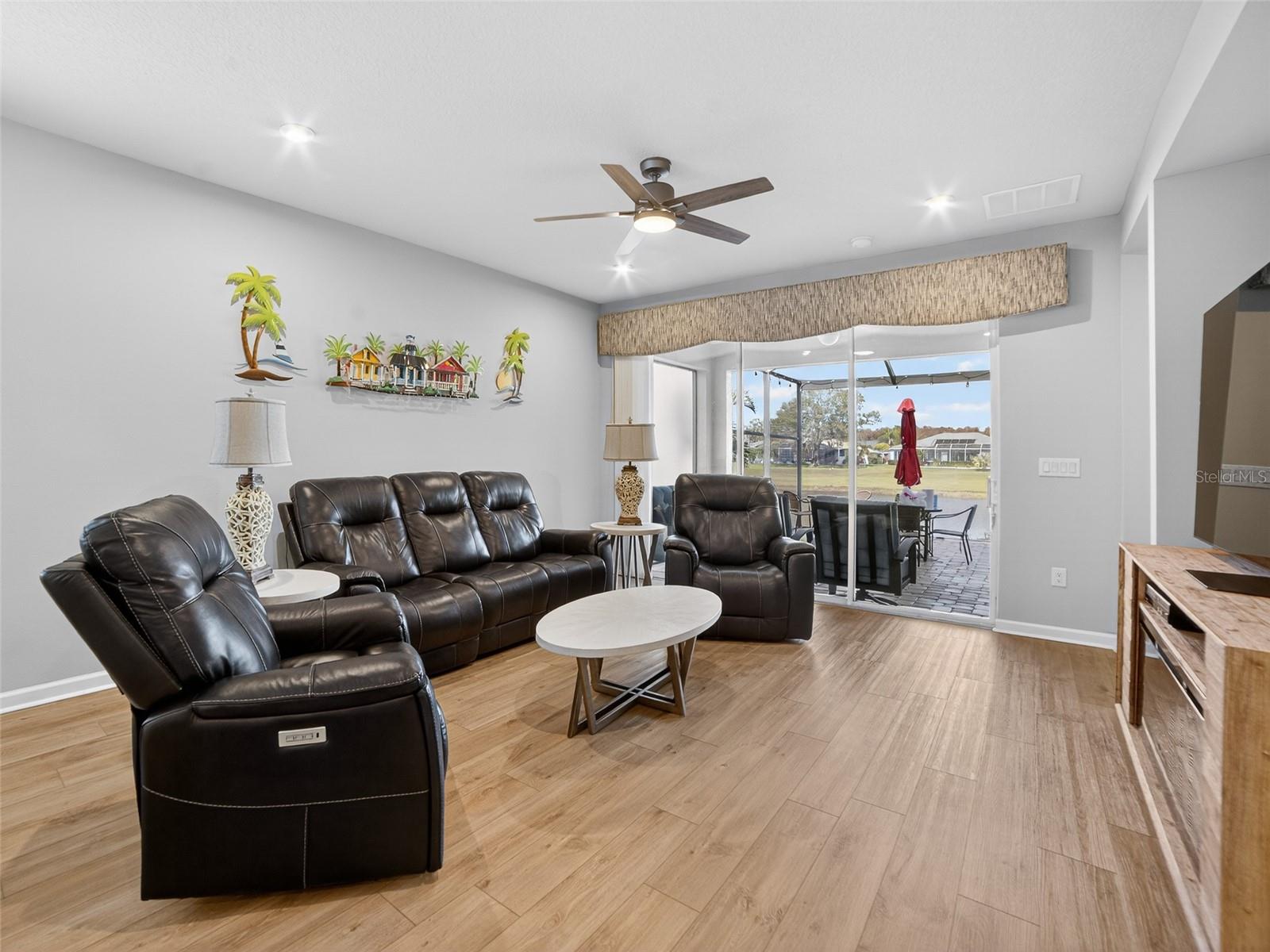 Image 17 of 50 For 3760 Maxwell Park Drive