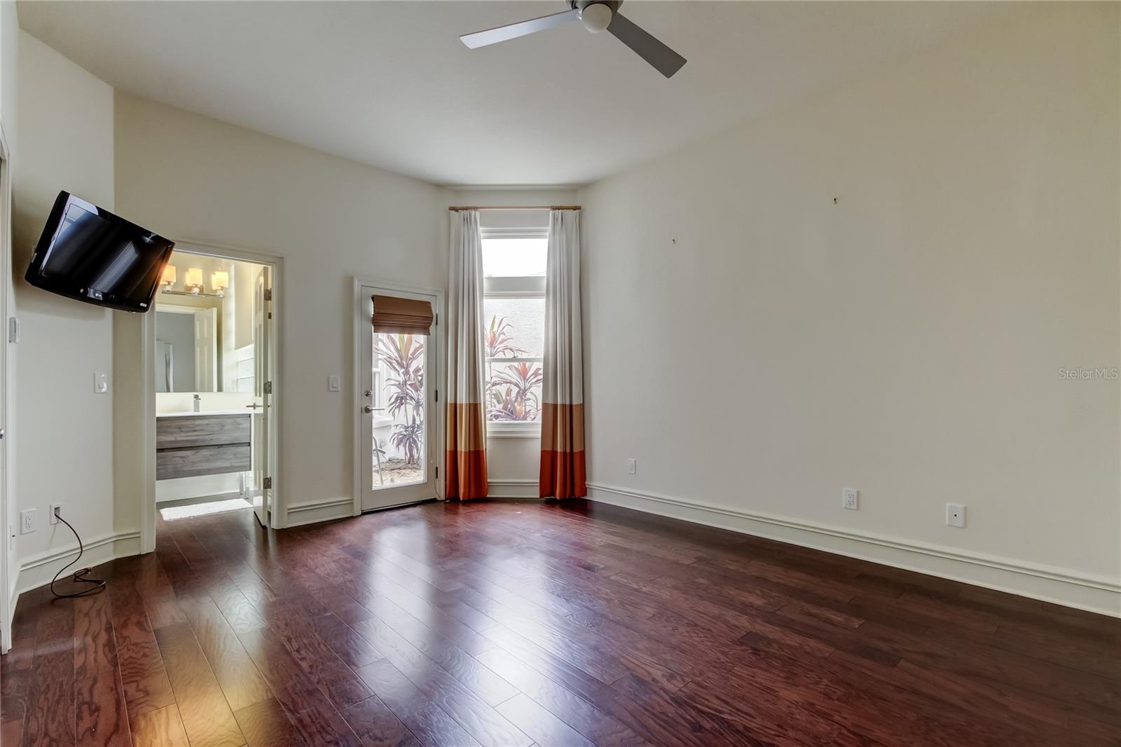 Image 56 of 82 For 905 Mooring Circle