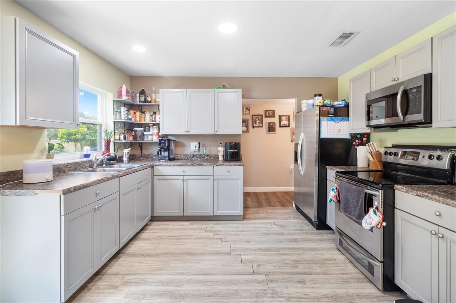 Image 11 of 37 For 10101 Alma Street