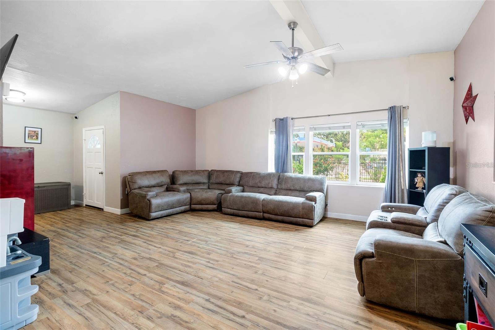 Image 8 of 37 For 10101 Alma Street