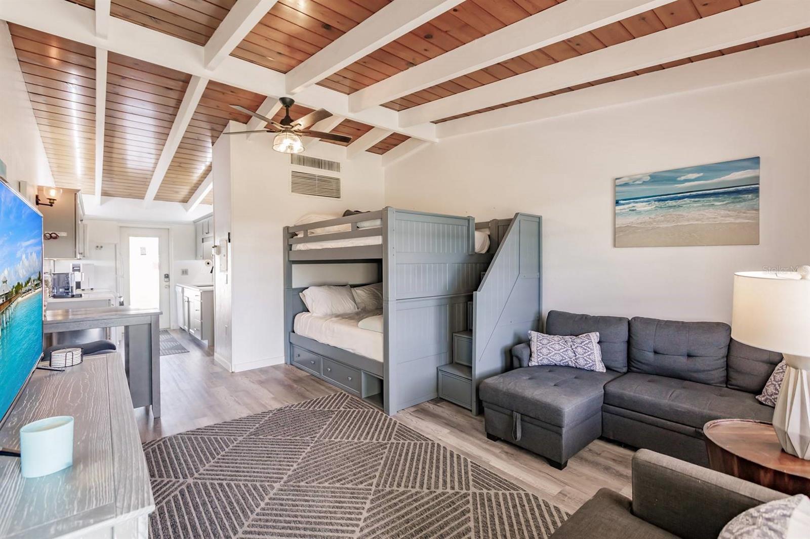 Image 2 of 15 For 6006 Midnight Pass Road 2