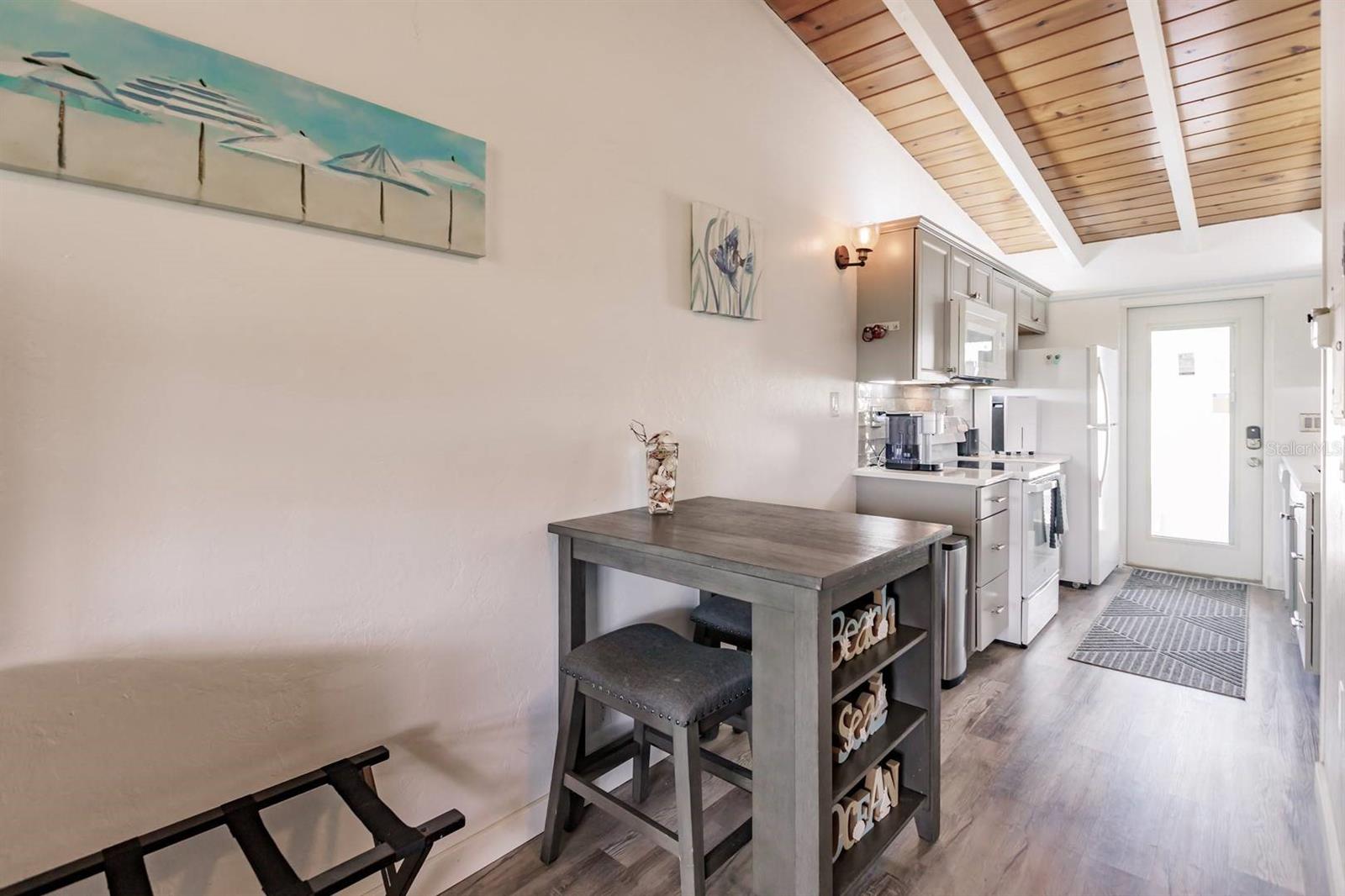 Image 5 of 15 For 6006 Midnight Pass Road 2