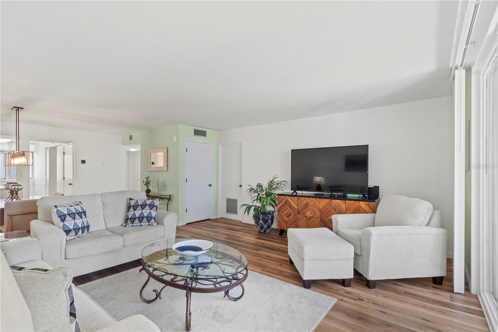 Image 17 of 67 For 723 Bayport Way 723