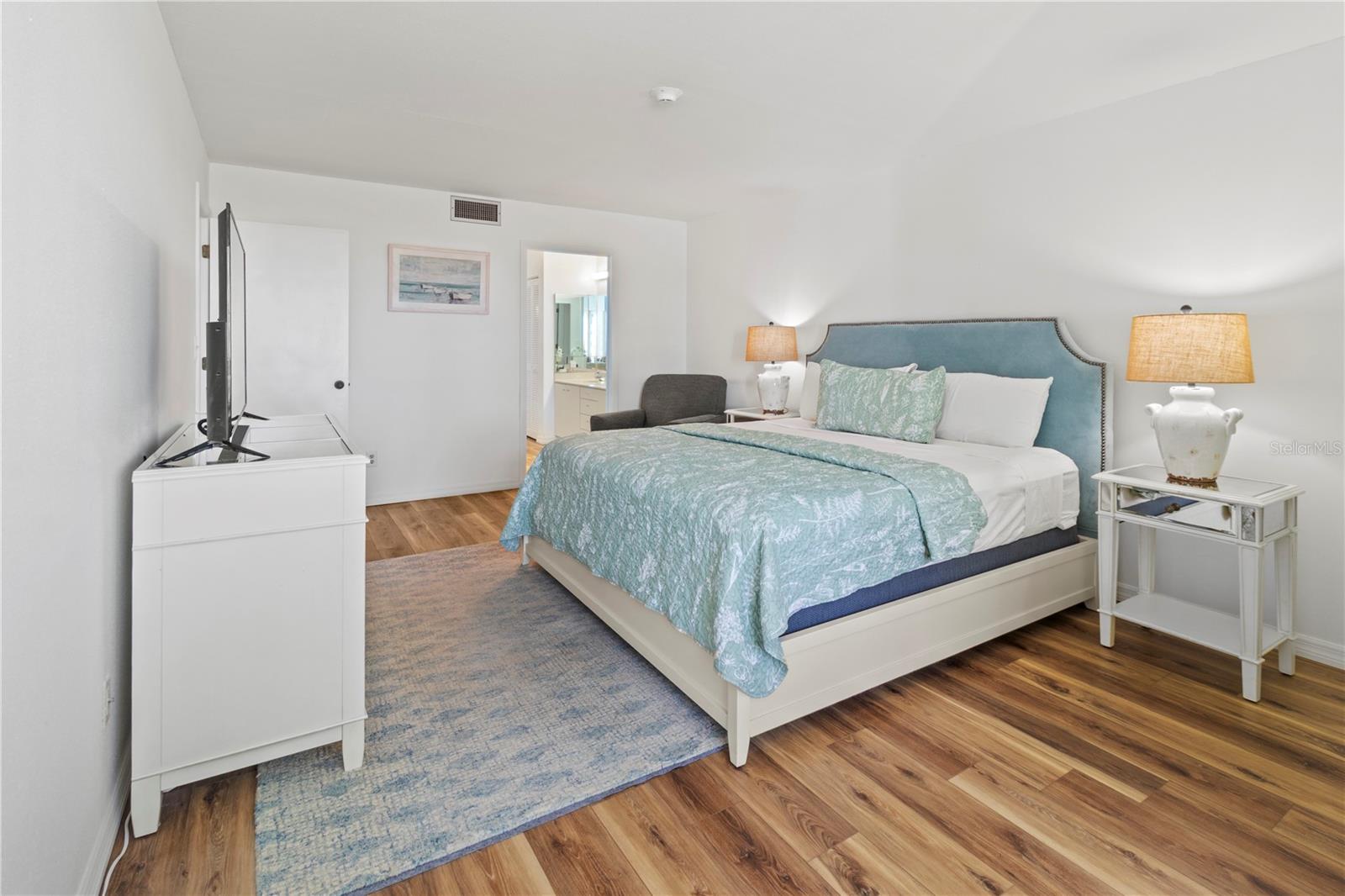 Image 20 of 67 For 723 Bayport Way 723