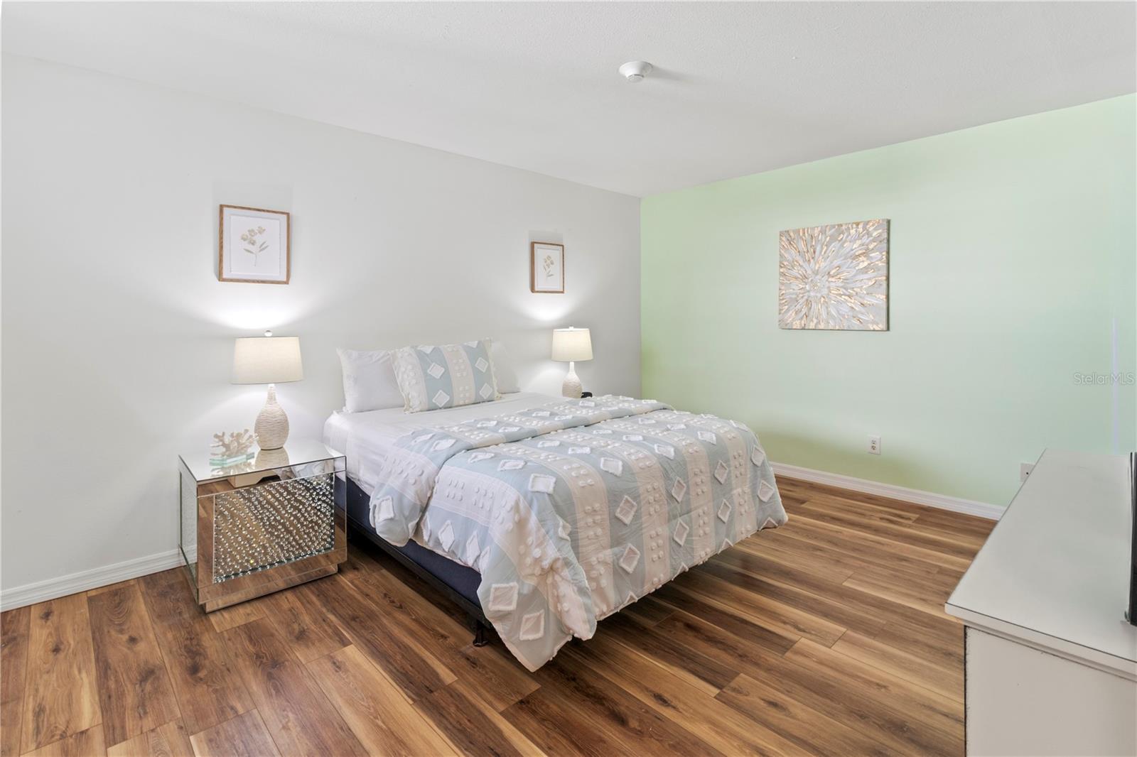 Image 25 of 67 For 723 Bayport Way 723