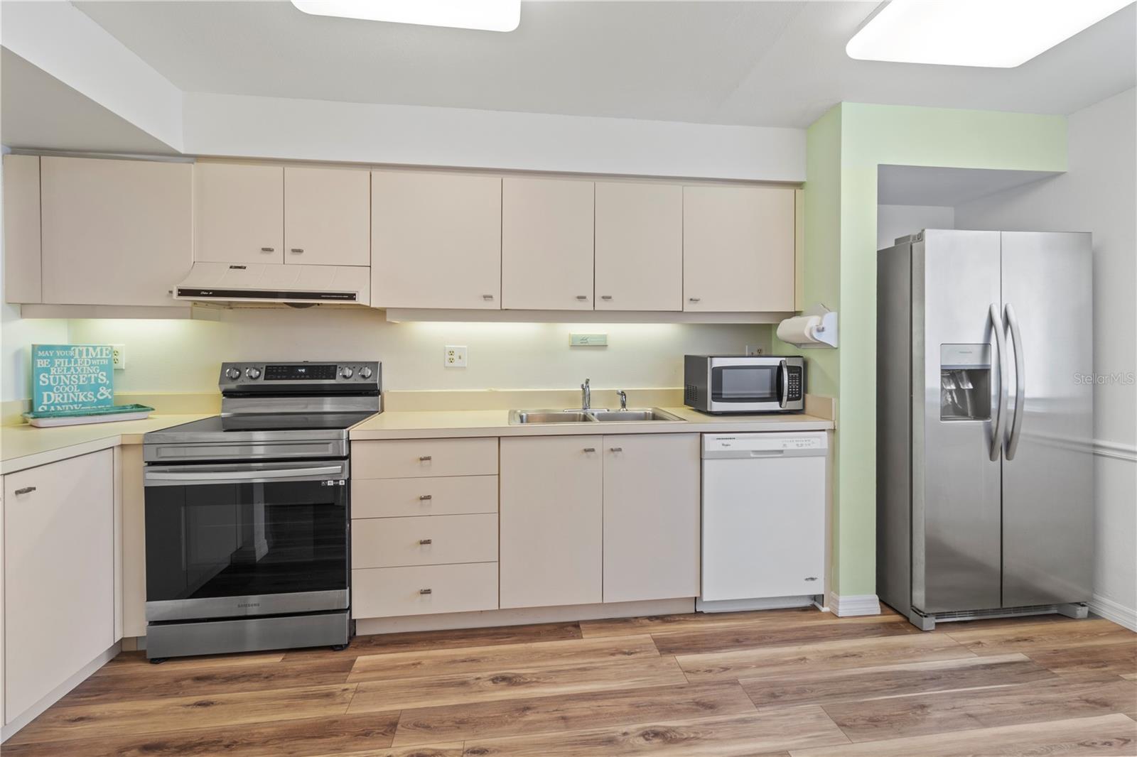 Image 7 of 67 For 723 Bayport Way 723