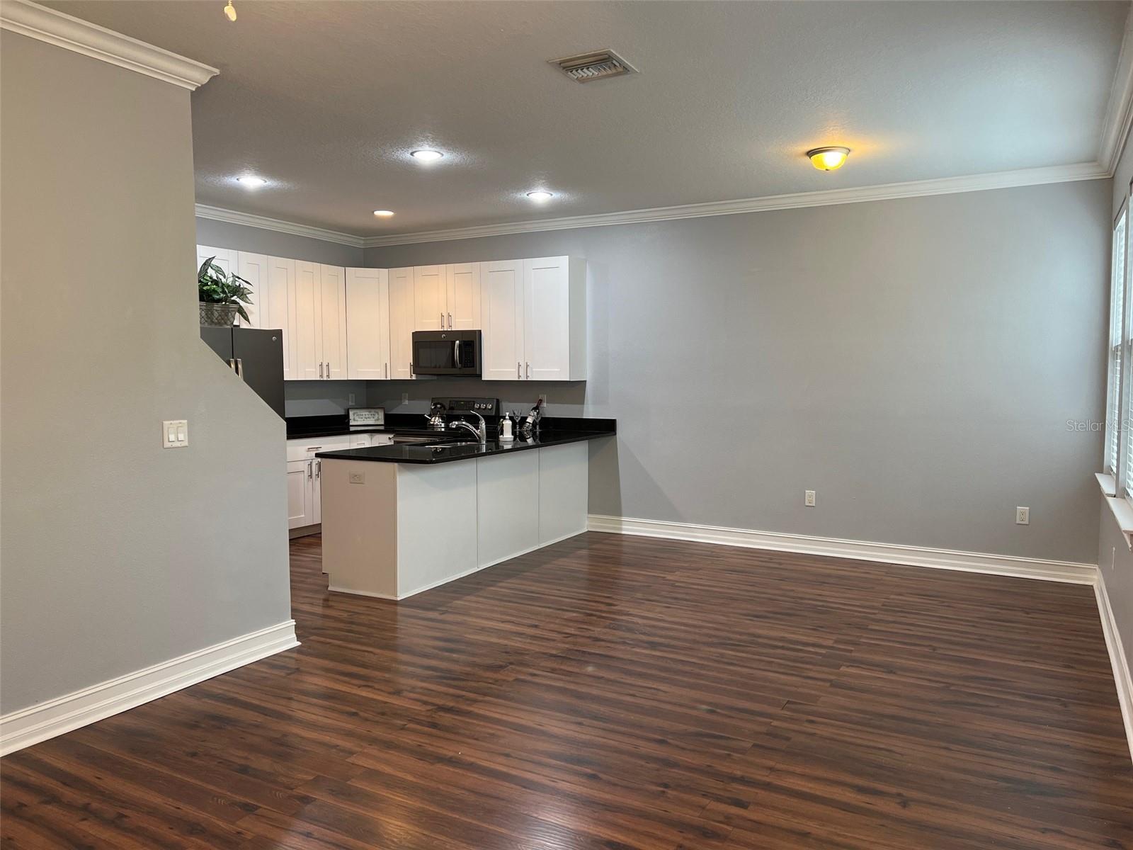 Image 2 of 15 For 6921 Interbay Boulevard 4