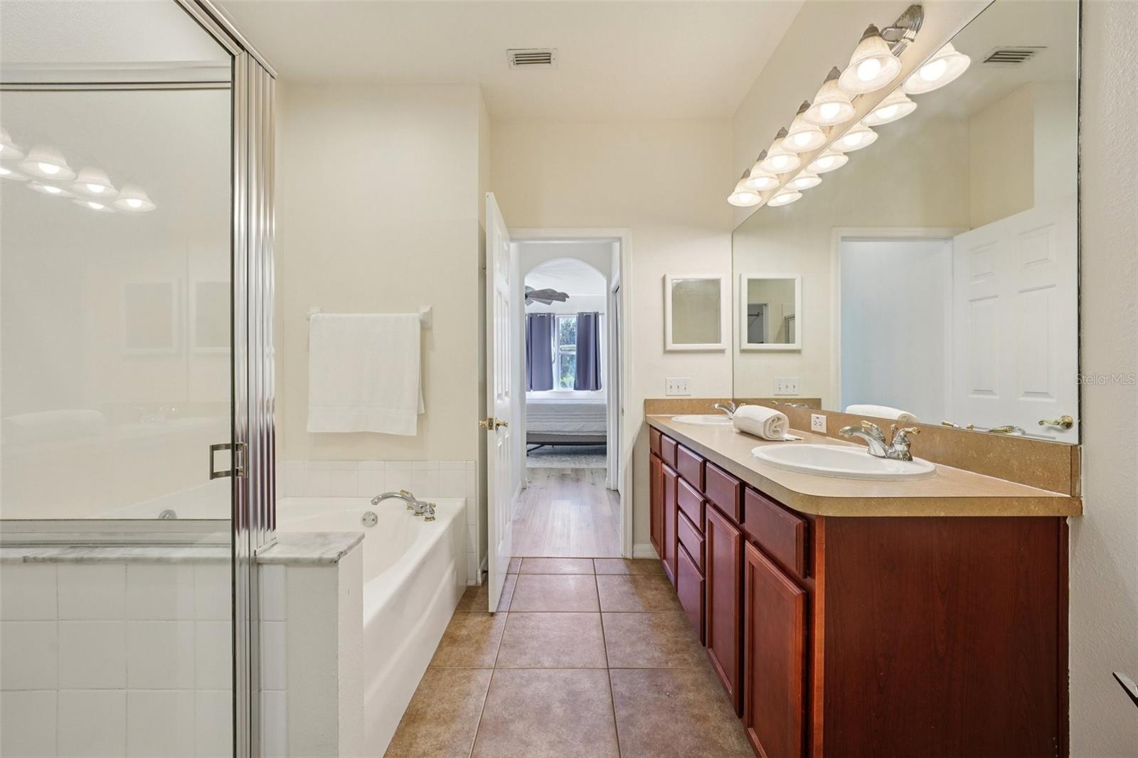 Image 27 of 49 For 6642 82nd Terrace N