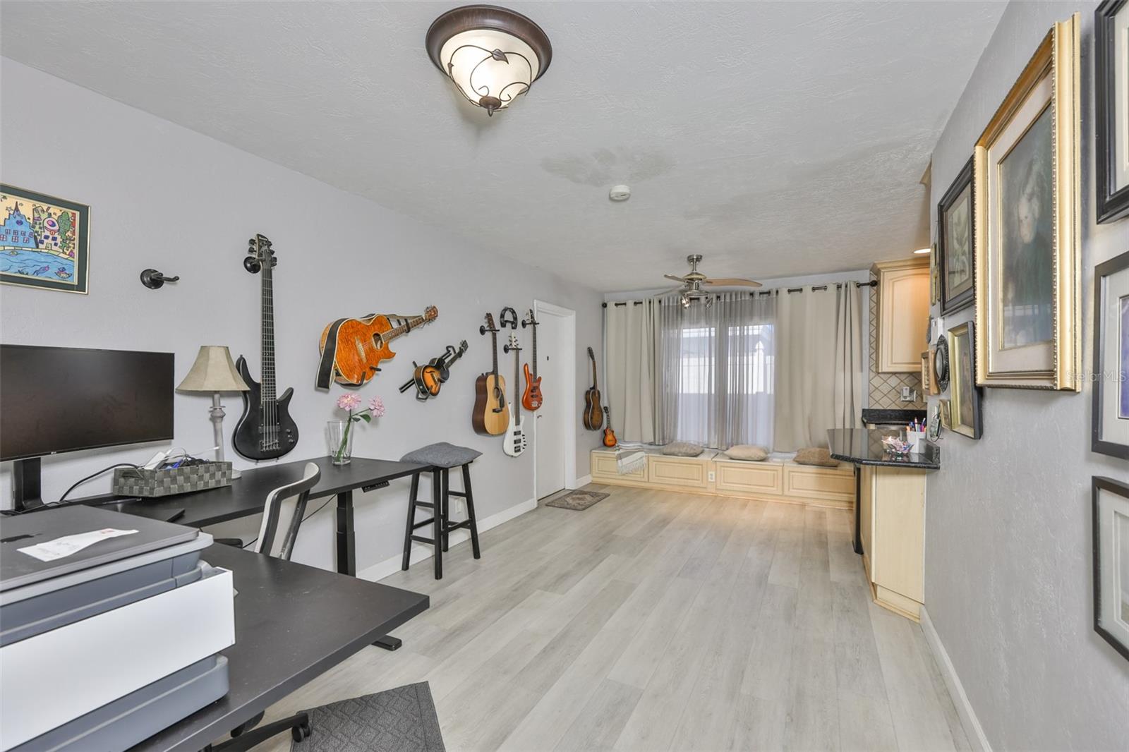 Image 14 of 36 For 13931 Dominica Drive