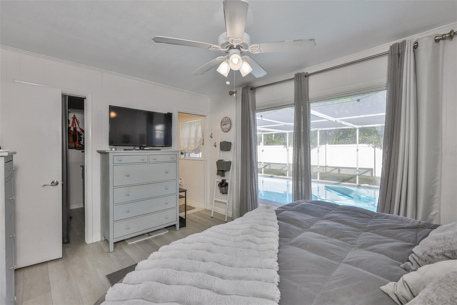 Image 17 of 36 For 13931 Dominica Drive