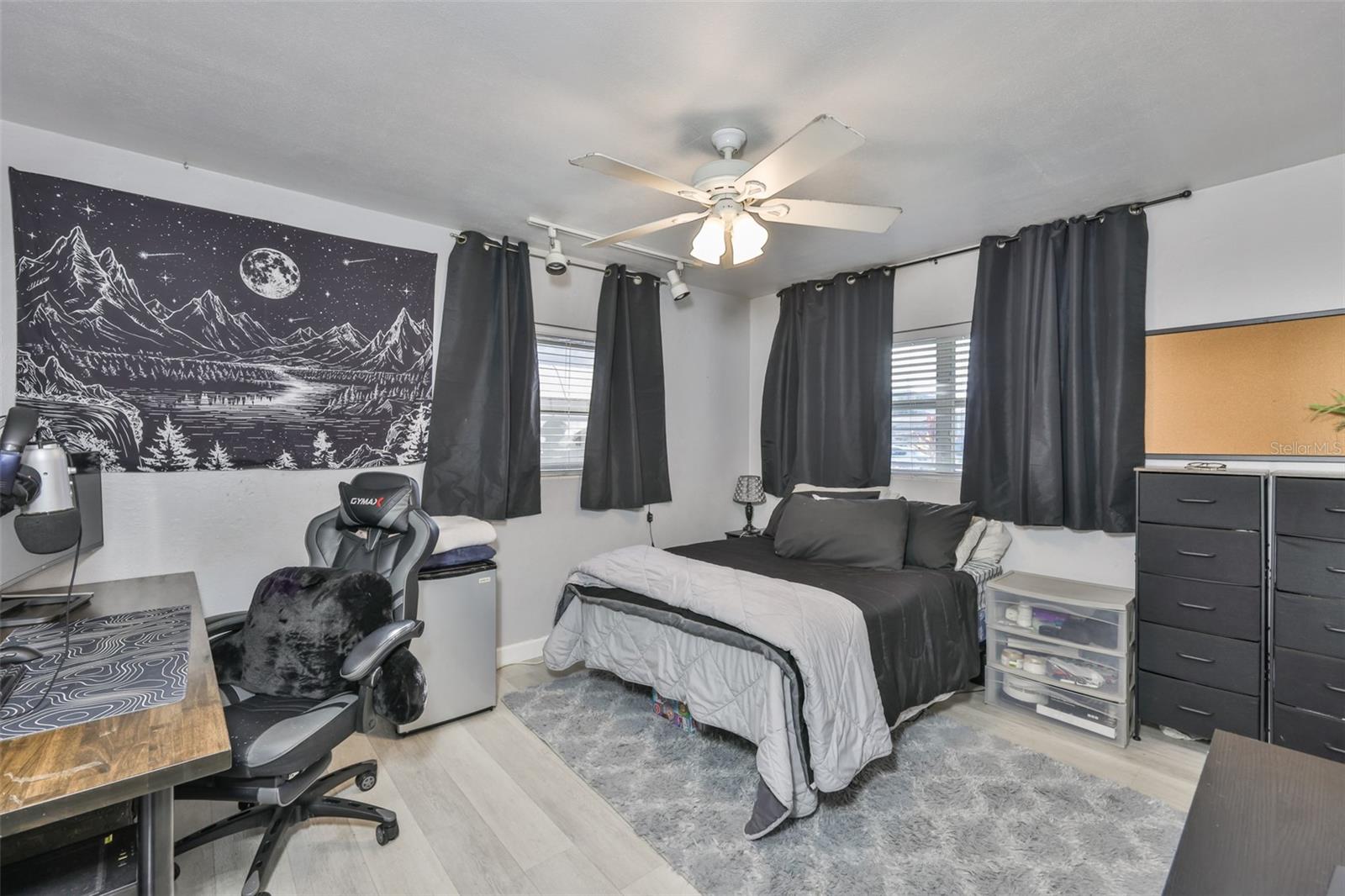 Image 22 of 36 For 13931 Dominica Drive