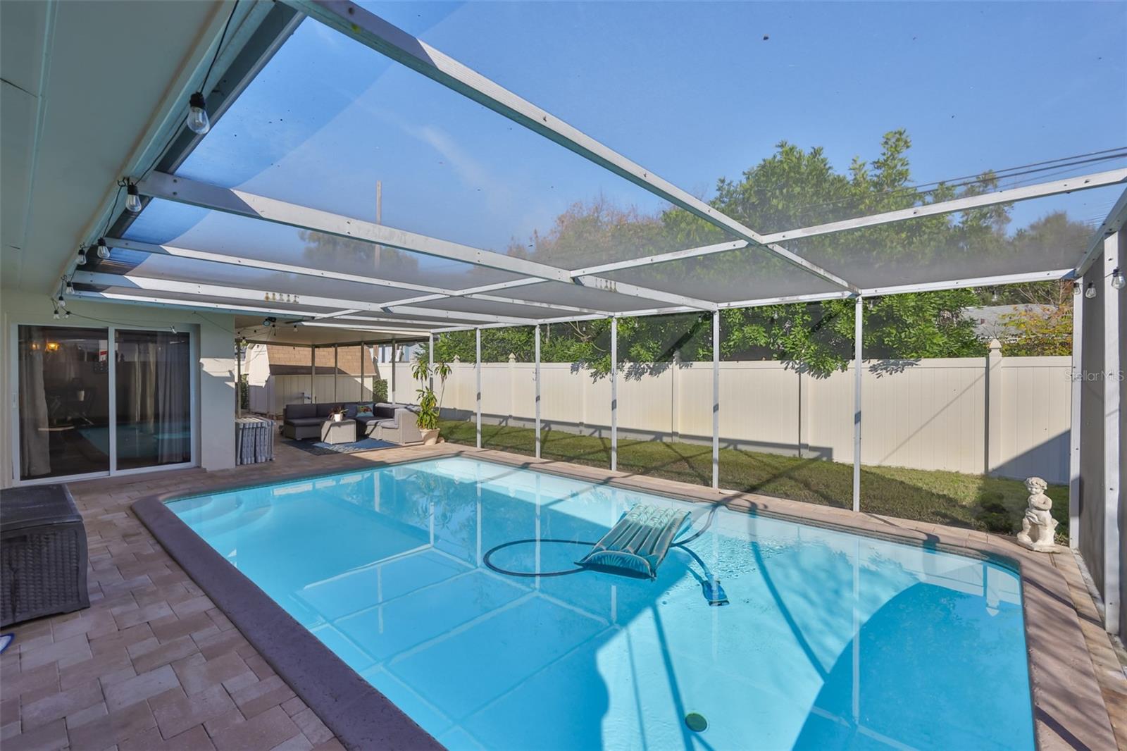 Image 26 of 36 For 13931 Dominica Drive