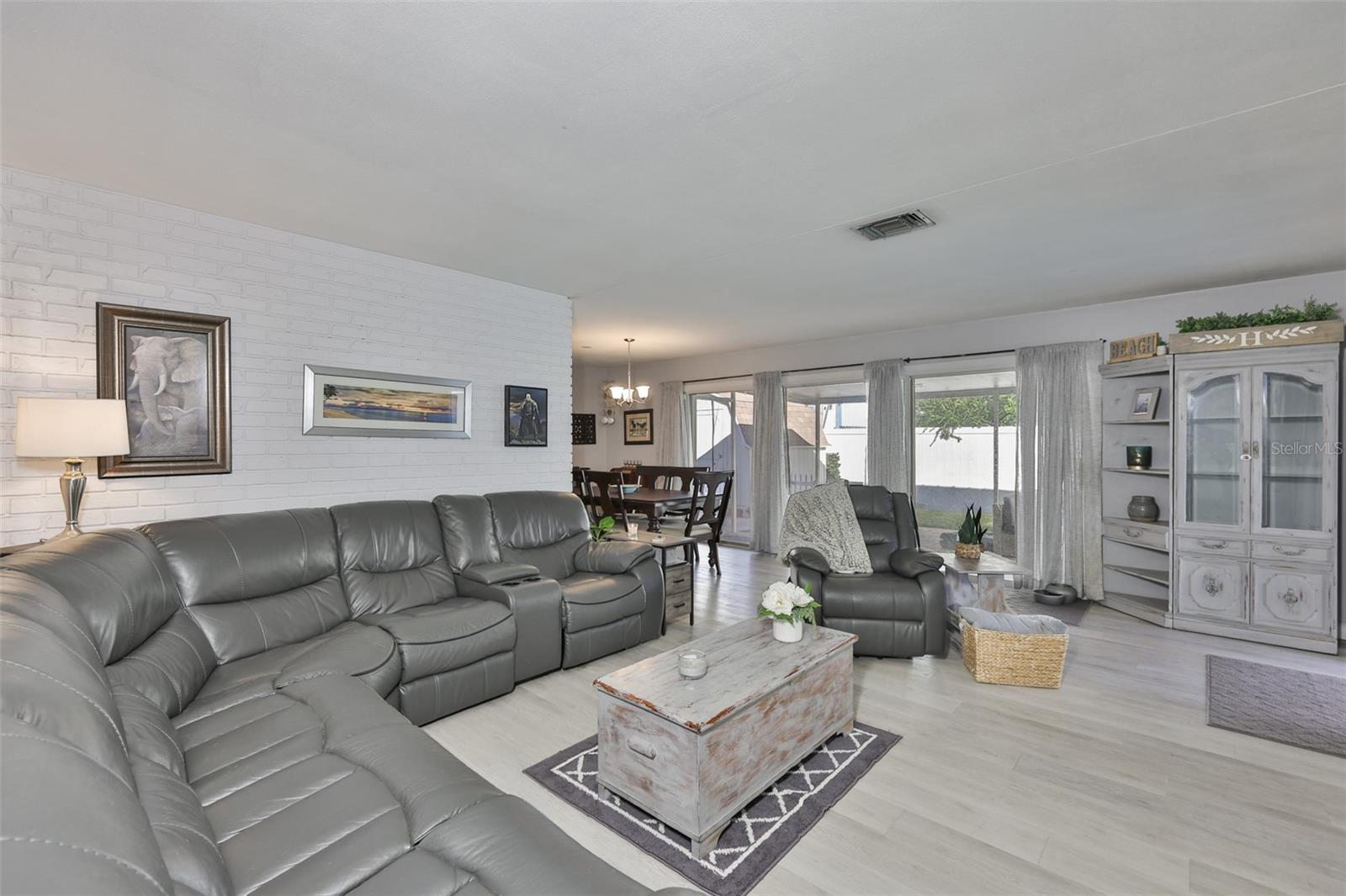 Image 3 of 36 For 13931 Dominica Drive