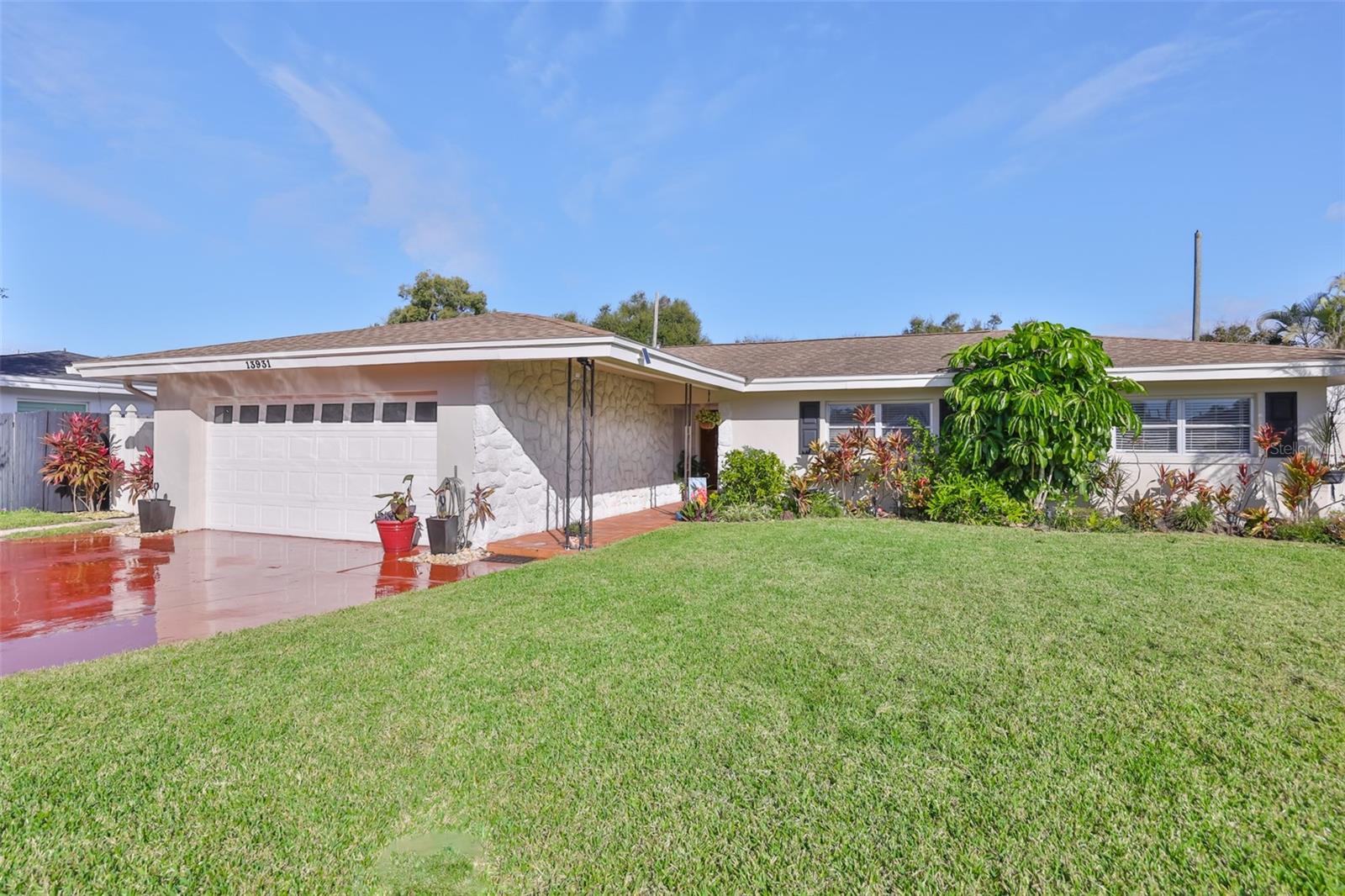 Image 31 of 36 For 13931 Dominica Drive