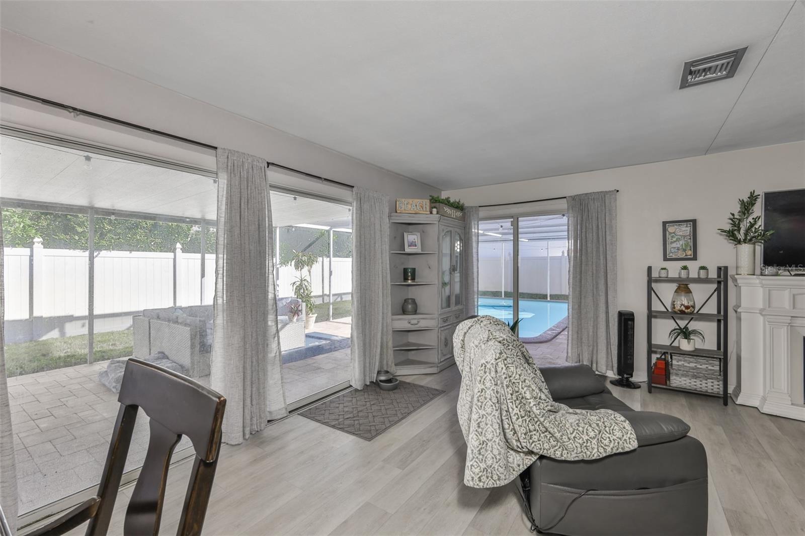 Image 6 of 36 For 13931 Dominica Drive