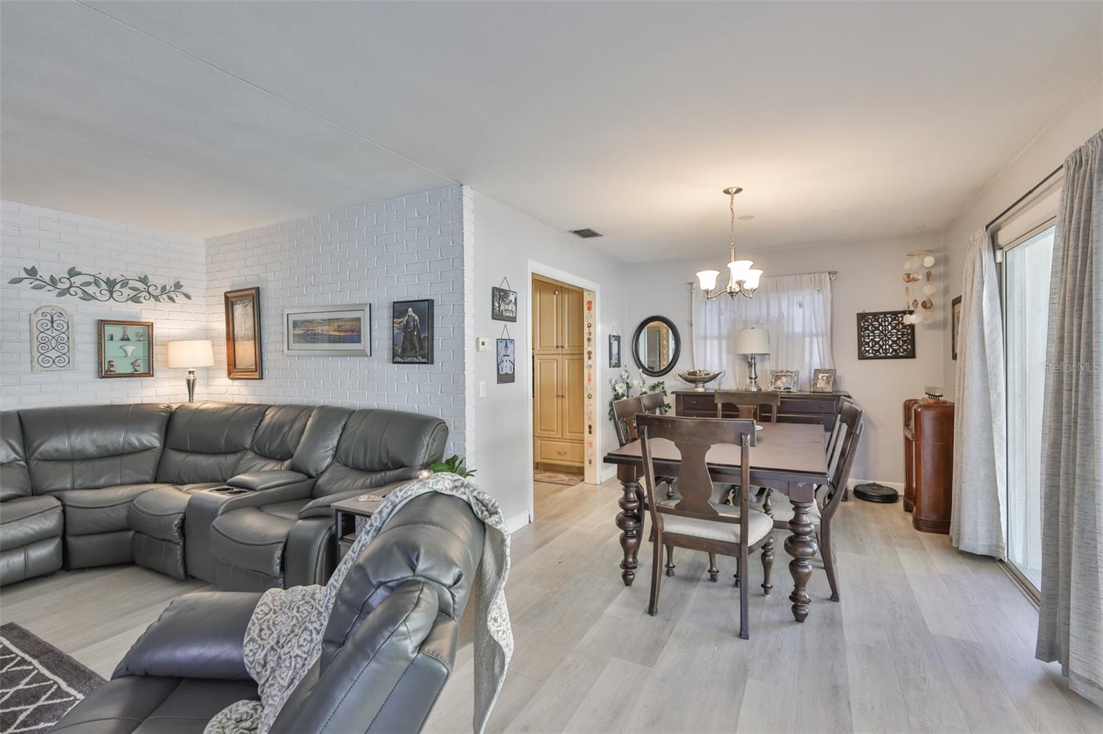 Image 7 of 36 For 13931 Dominica Drive