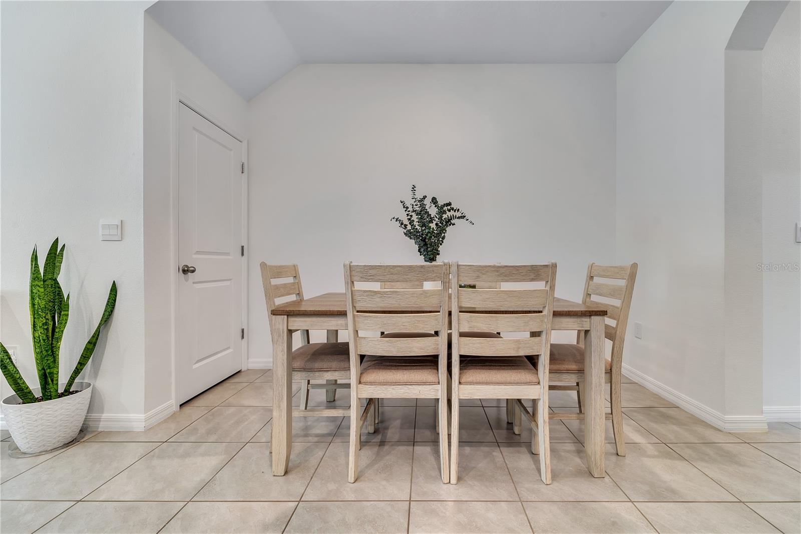 Image 16 of 49 For 2916 Peony Prairie Lane