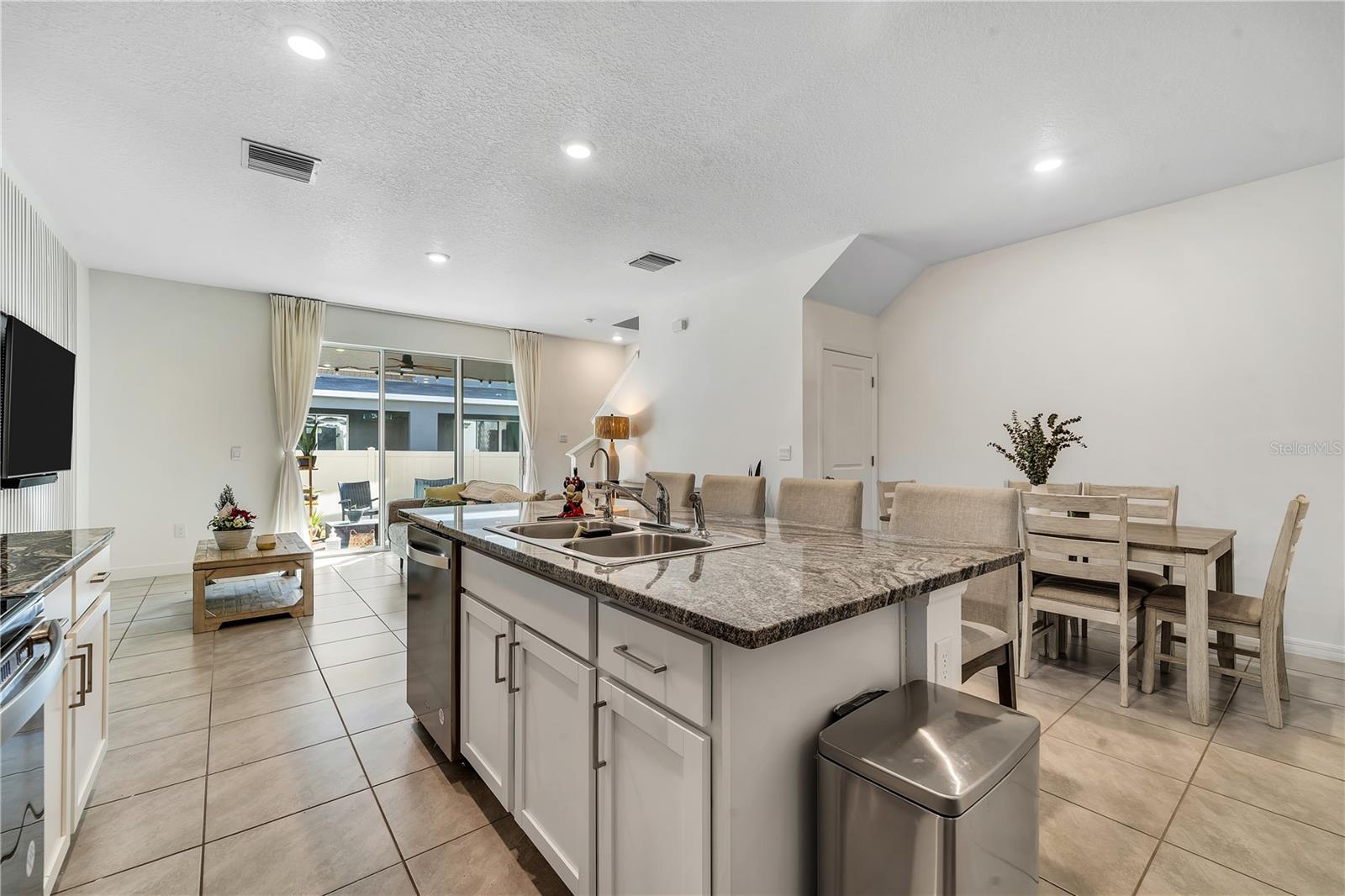 Image 8 of 49 For 2916 Peony Prairie Lane