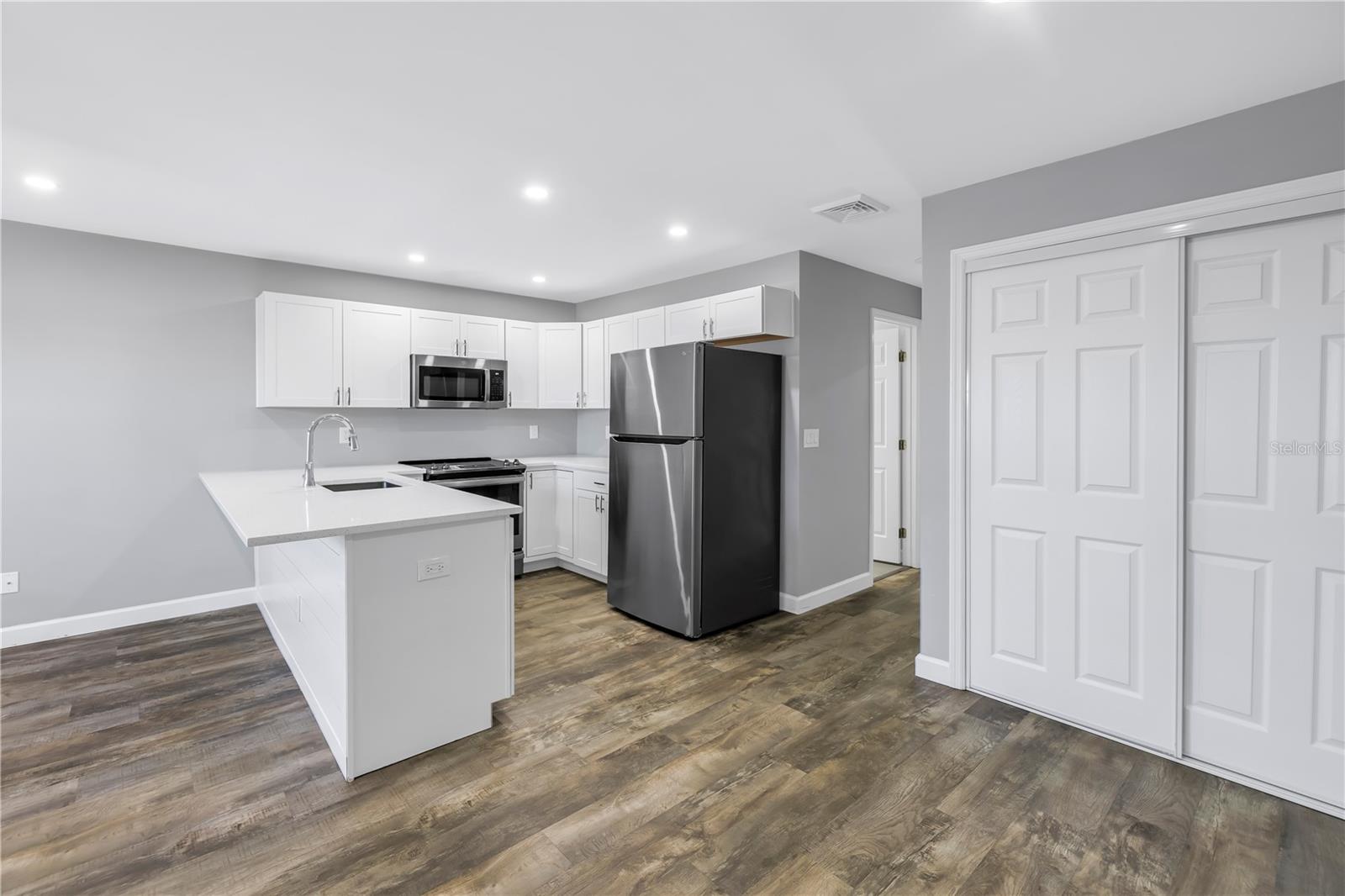 Image 14 of 30 For 9105 Hillsborough Avenue I102