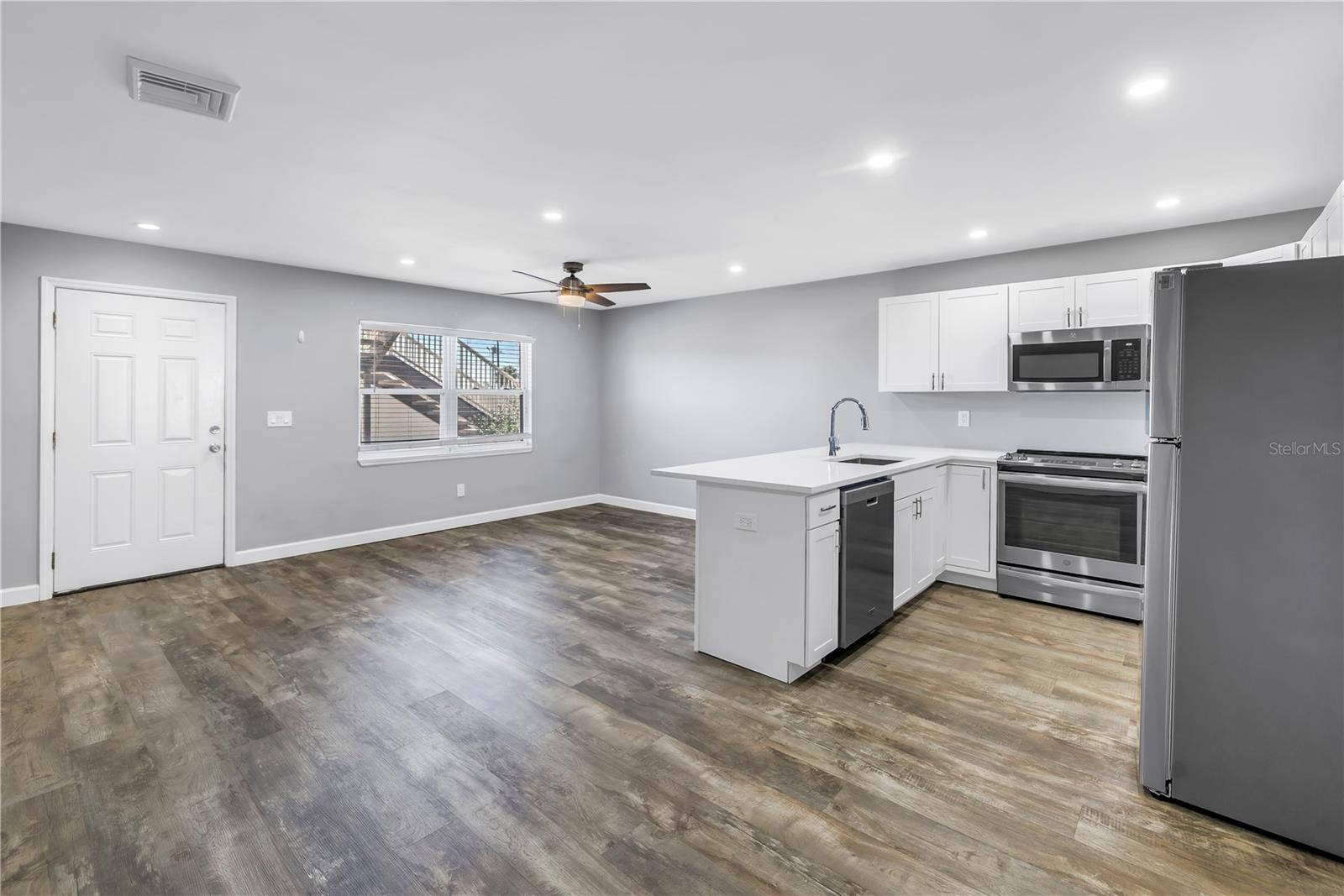 Image 15 of 30 For 9105 Hillsborough Avenue I102