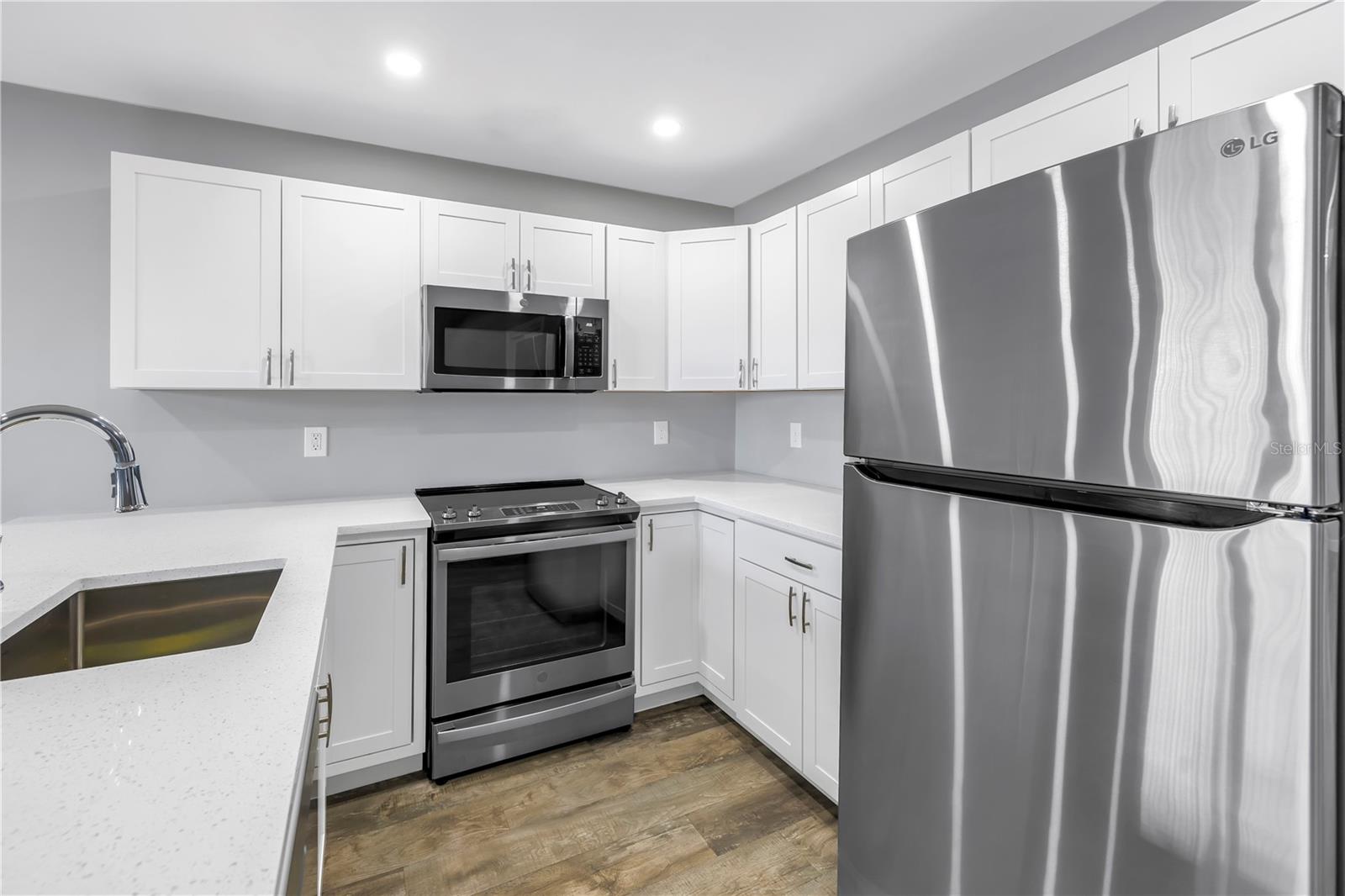 Image 16 of 30 For 9105 Hillsborough Avenue I102