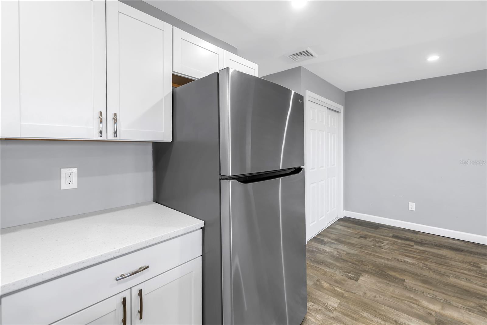 Image 18 of 30 For 9105 Hillsborough Avenue I102