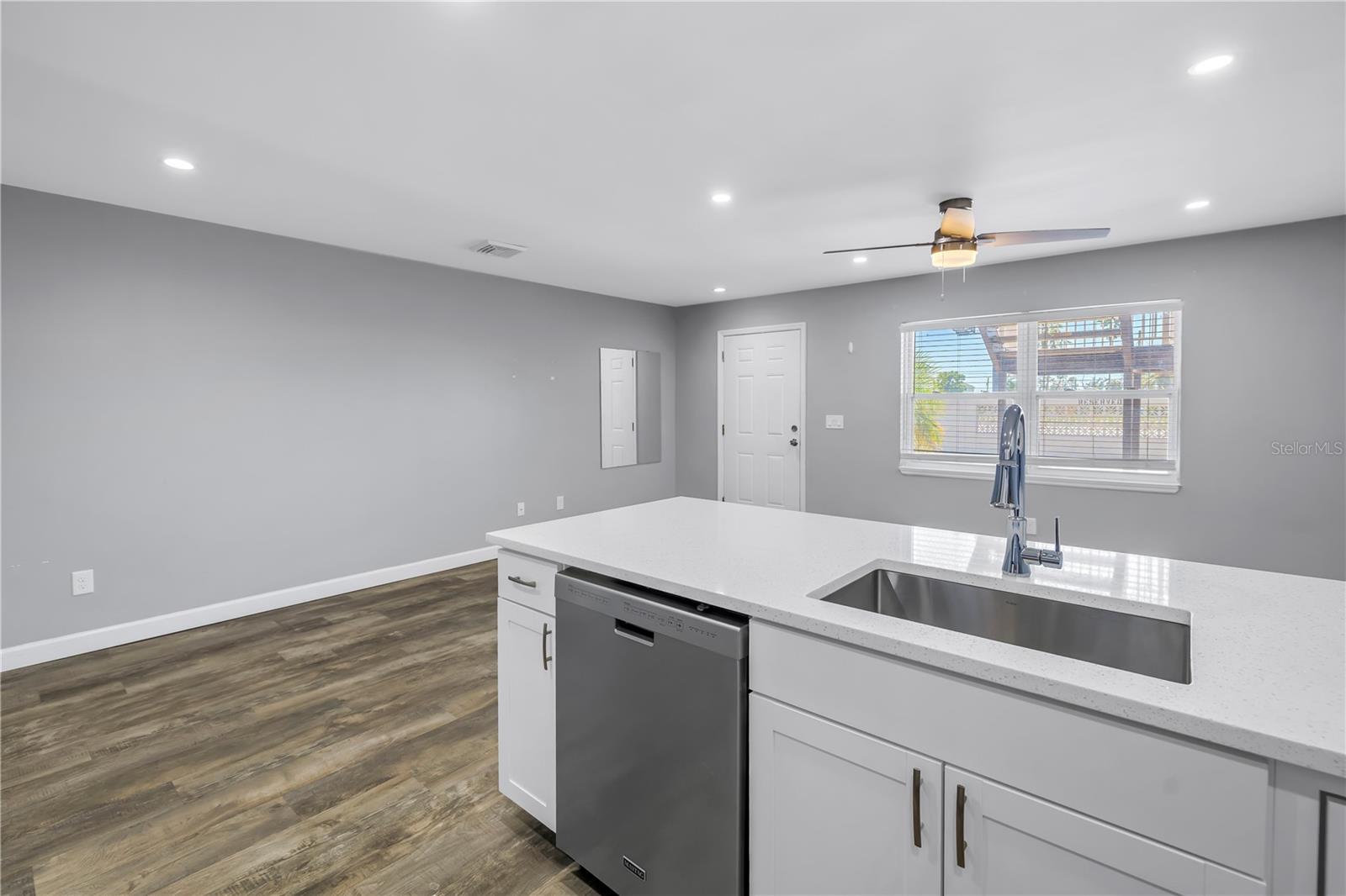 Image 19 of 30 For 9105 Hillsborough Avenue I102