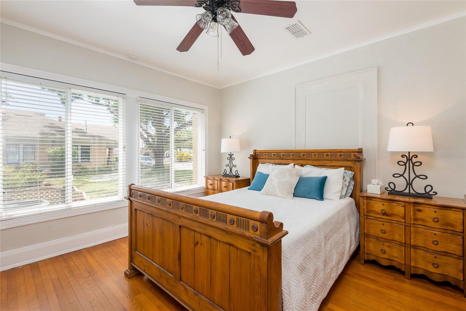 Image 20 of 41 For 3611 Bay To Bay Boulevard