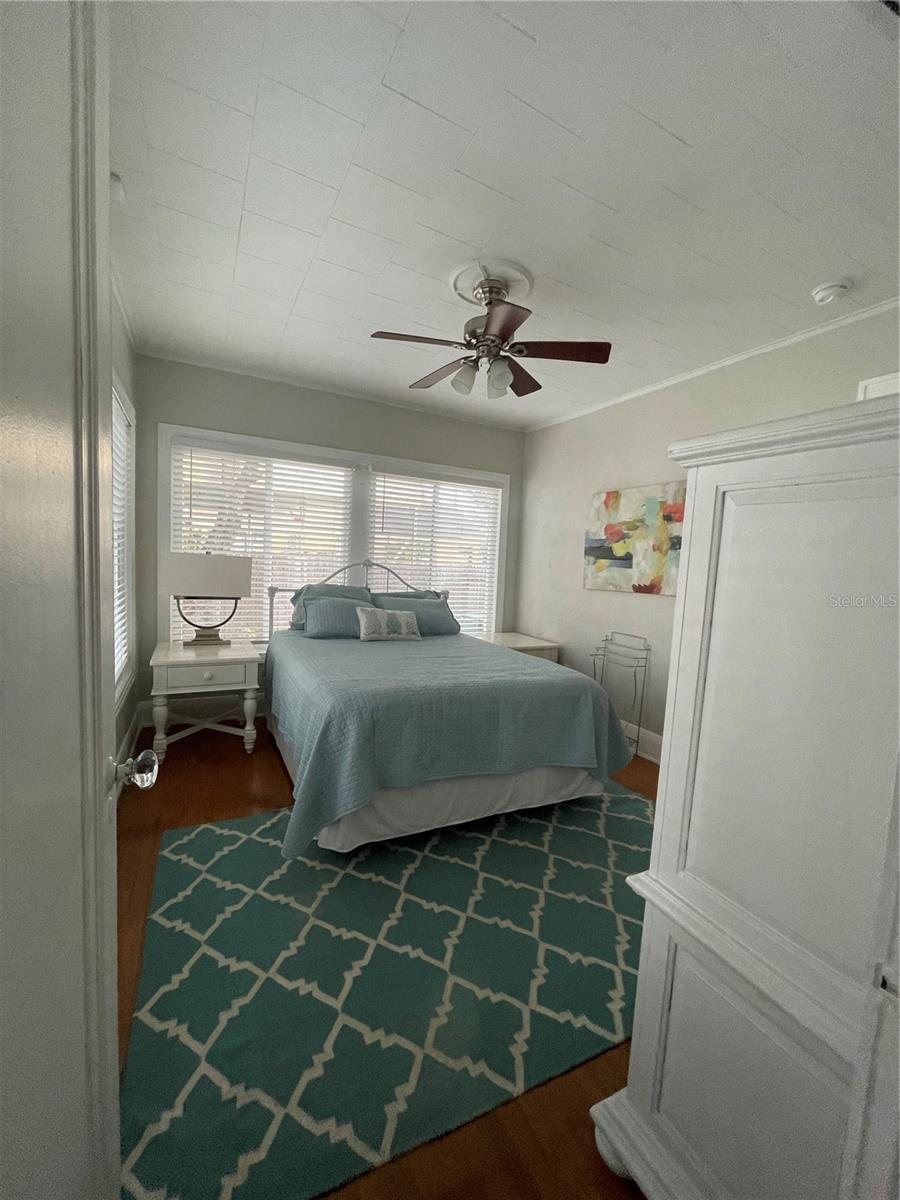 Image 24 of 41 For 3611 Bay To Bay Boulevard