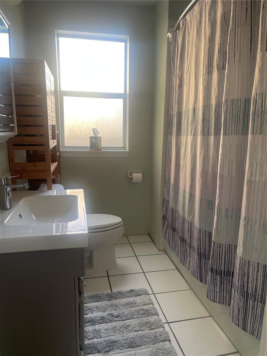 Image 26 of 41 For 3611 Bay To Bay Boulevard