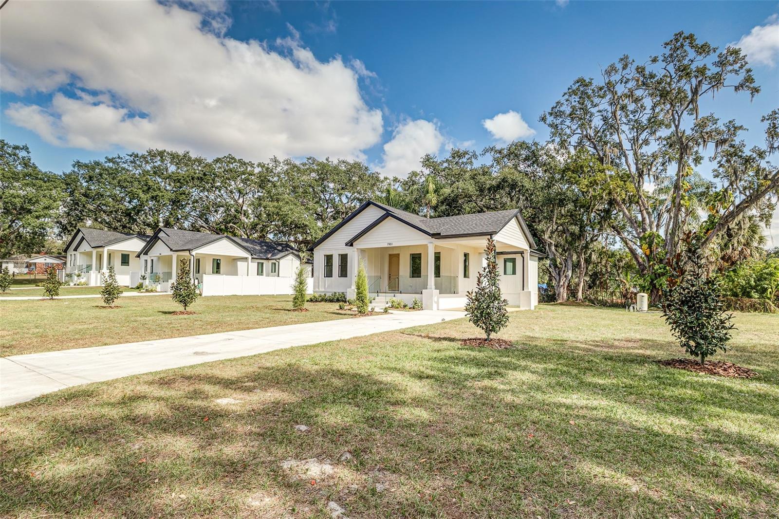 Listing photo id 1 for 7901 Greenwood Avenue