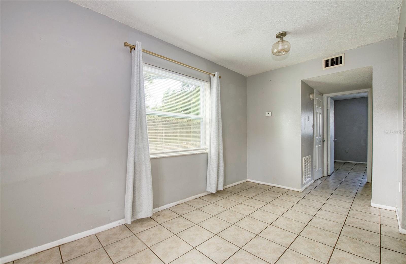 Listing photo id 17 for 304 Corona Avenue