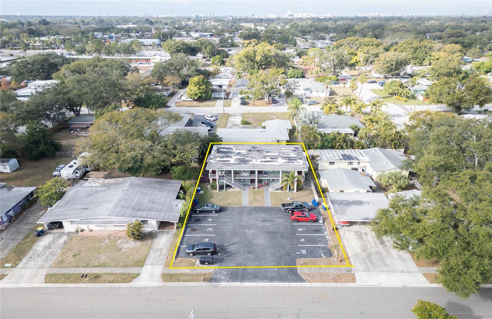 Listing photo id 23 for 304 Corona Avenue