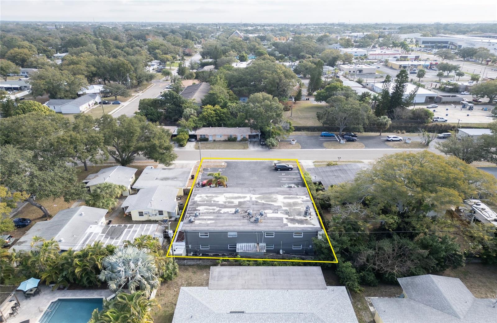 Listing photo id 25 for 304 Corona Avenue