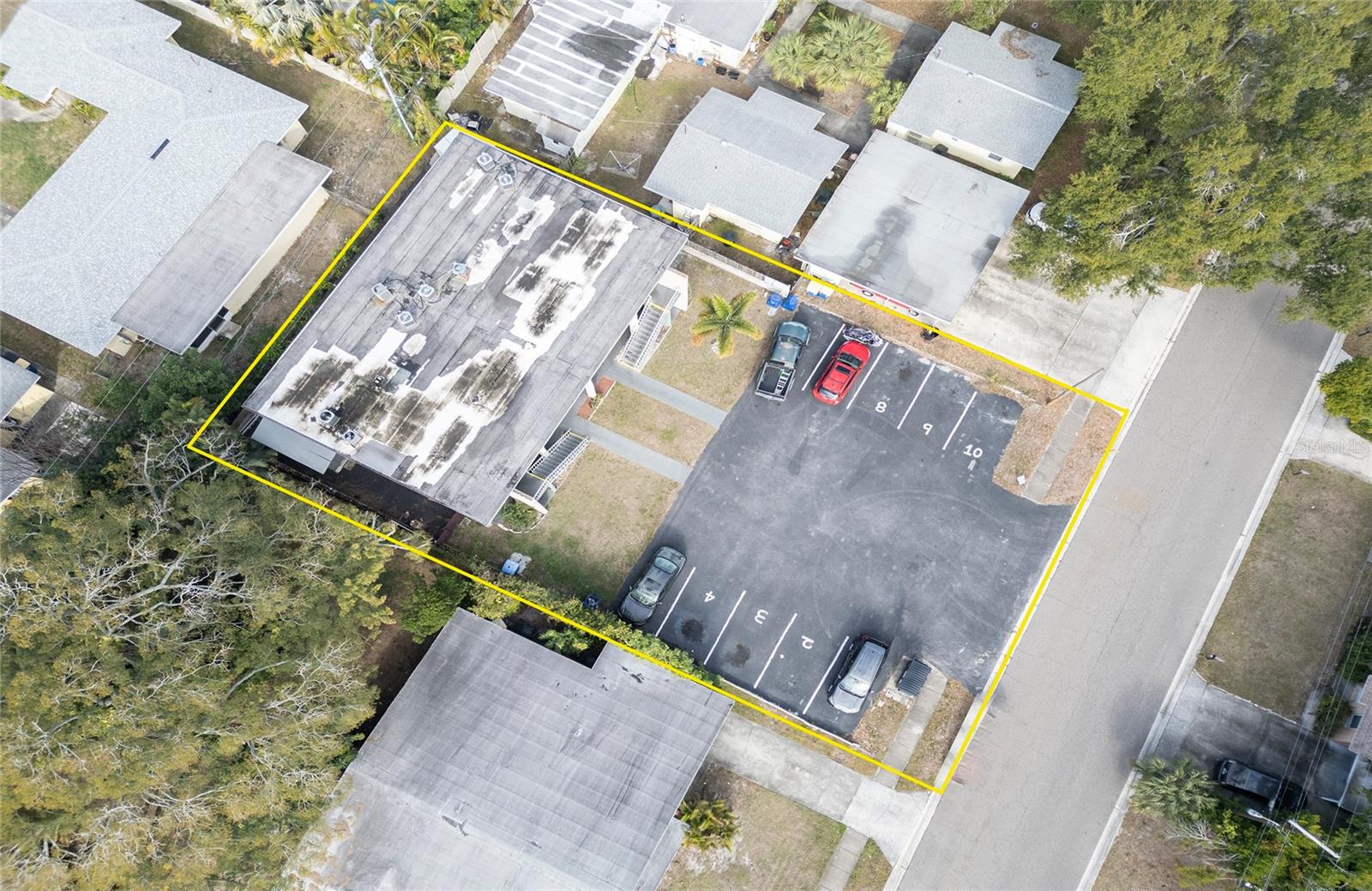 Listing photo id 29 for 304 Corona Avenue