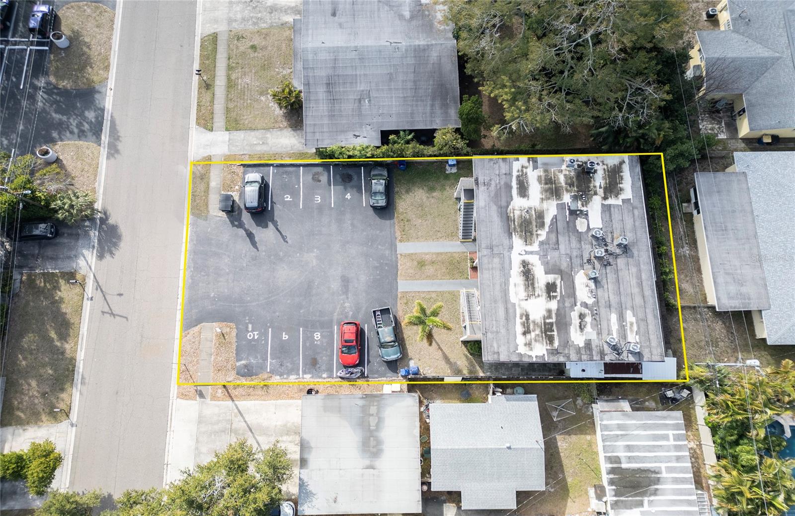 Listing photo id 35 for 304 Corona Avenue