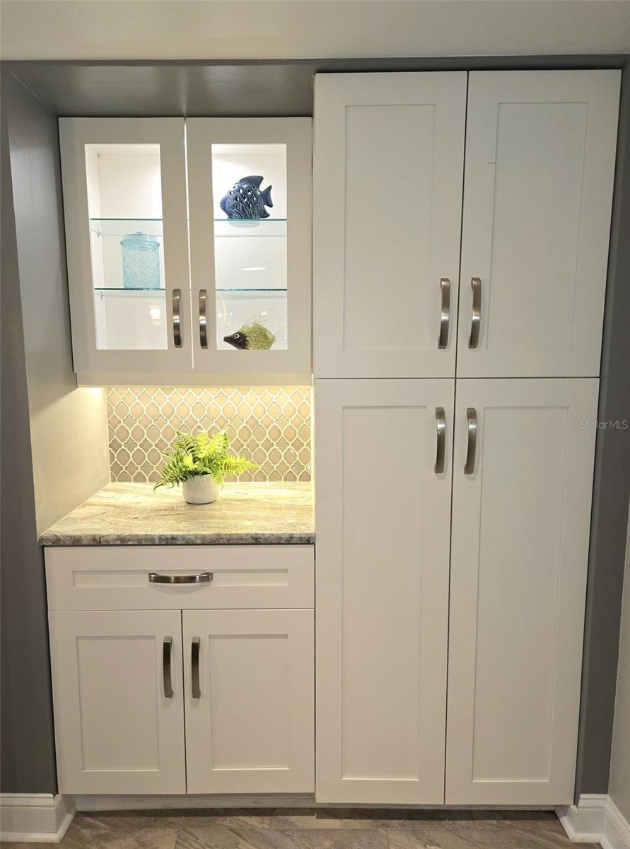 Listing photo id 10 for 3408 Stirling Road