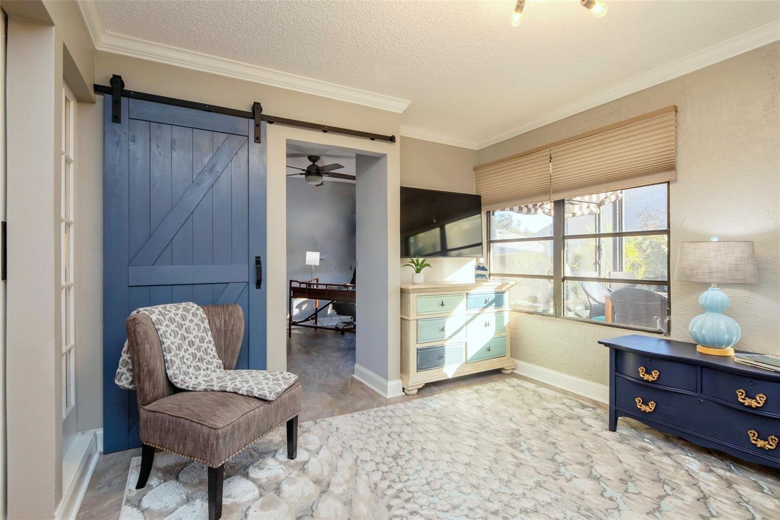 Listing photo id 18 for 3408 Stirling Road