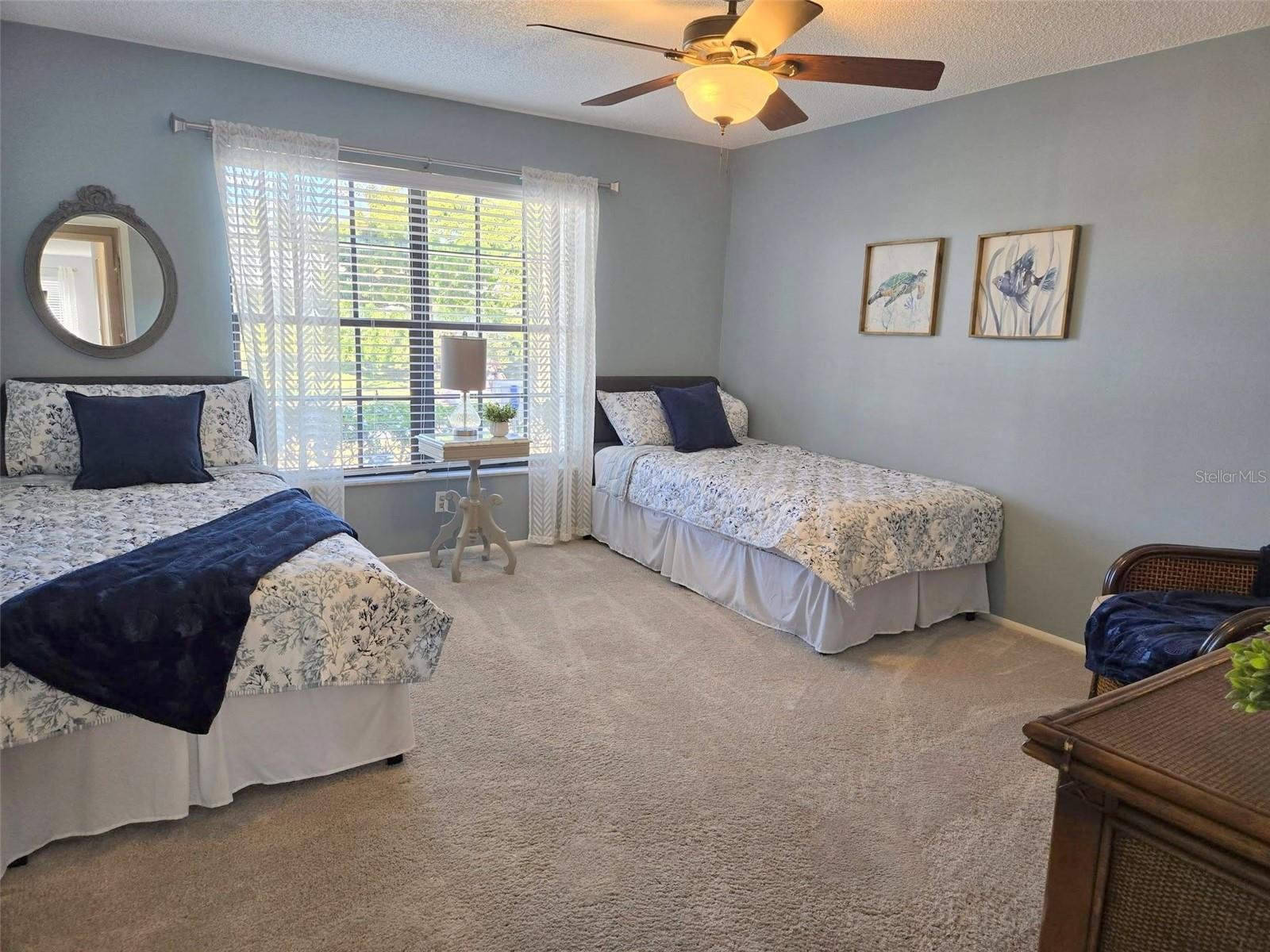 Listing photo id 23 for 3408 Stirling Road