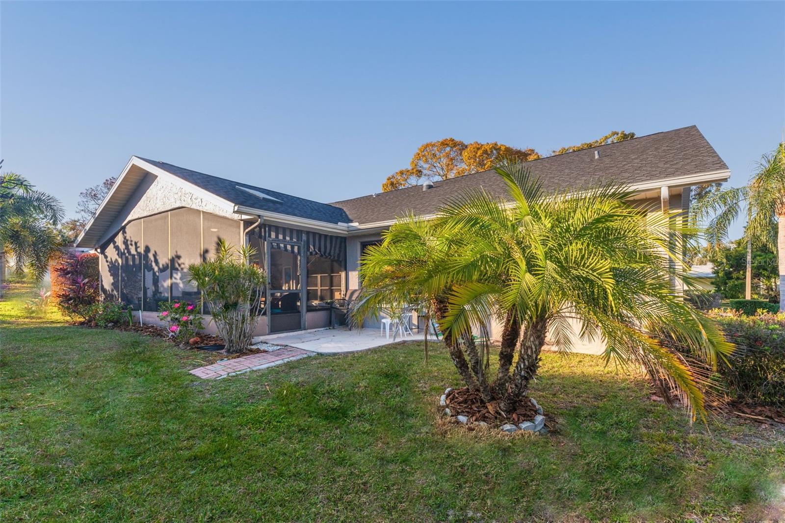 Listing photo id 36 for 3408 Stirling Road