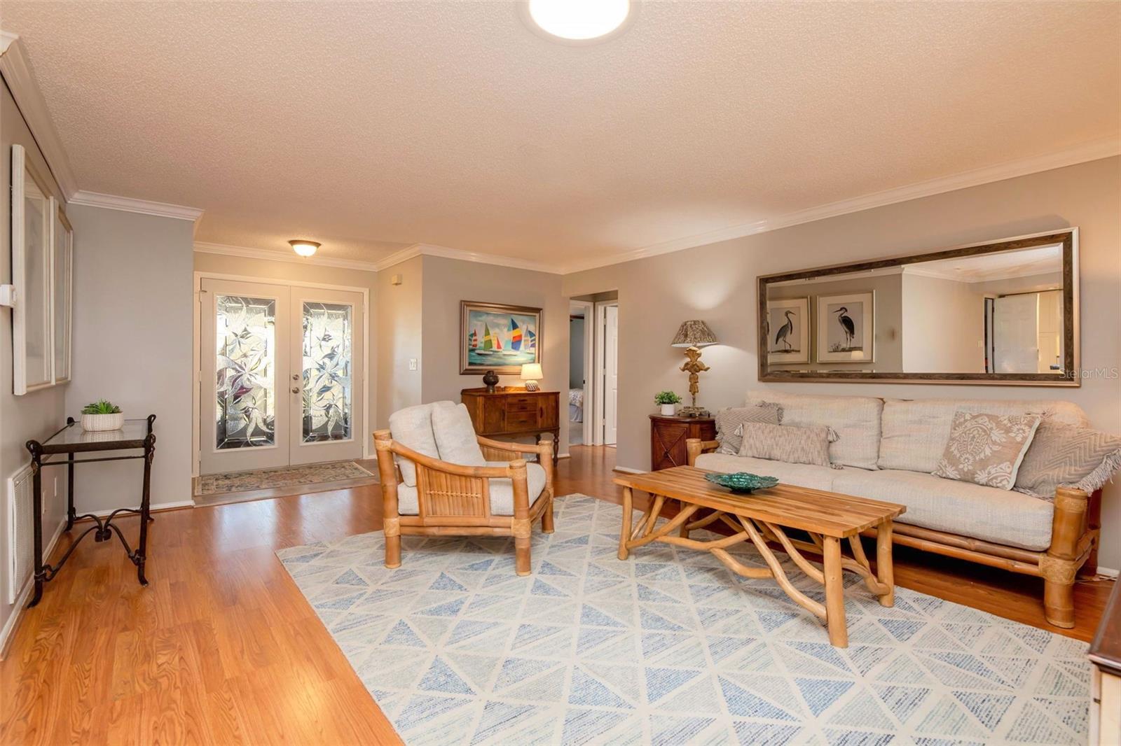 Listing photo id 6 for 3408 Stirling Road