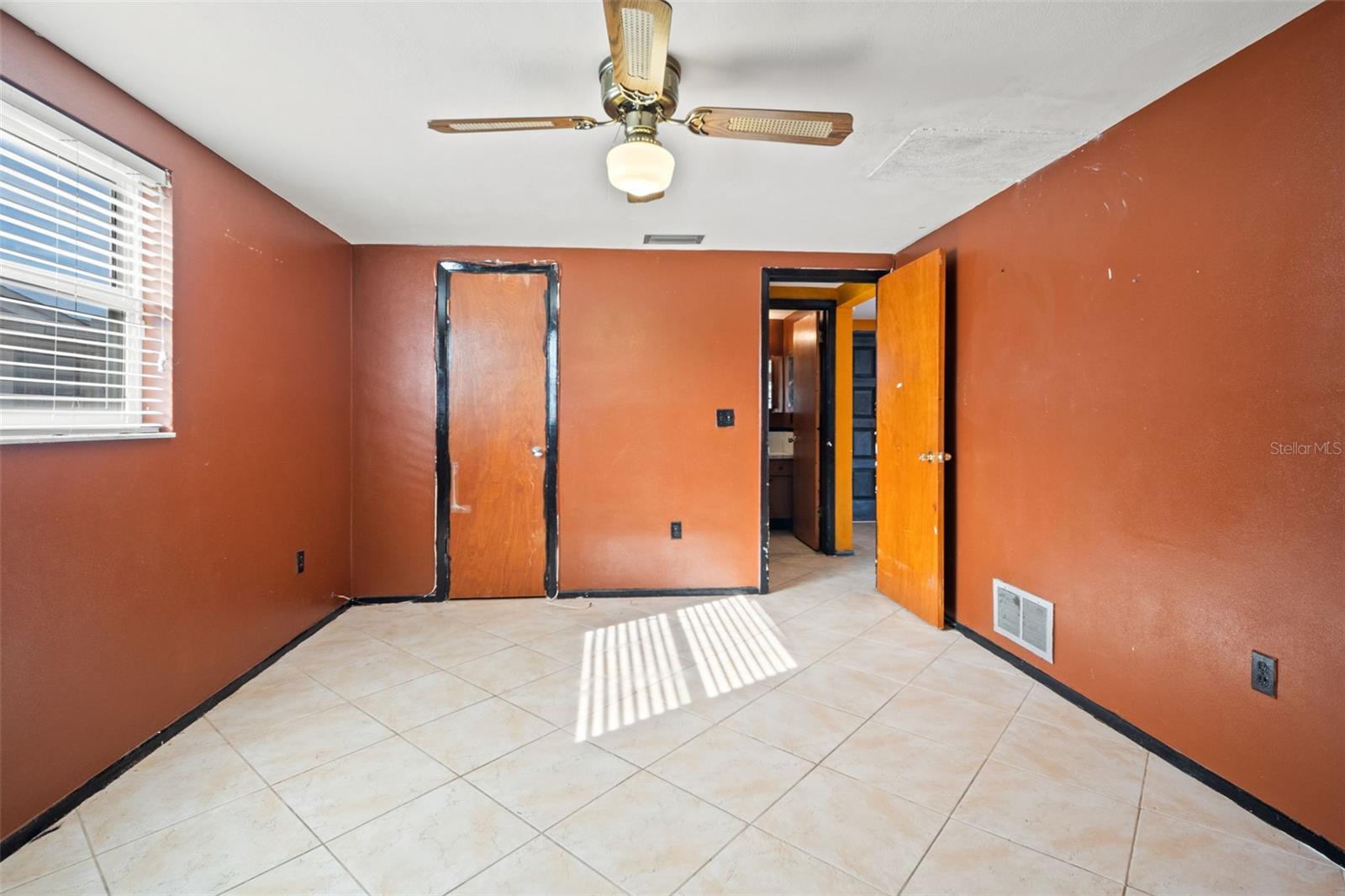 Image 13 of 31 For 11200 Tamarix Avenue