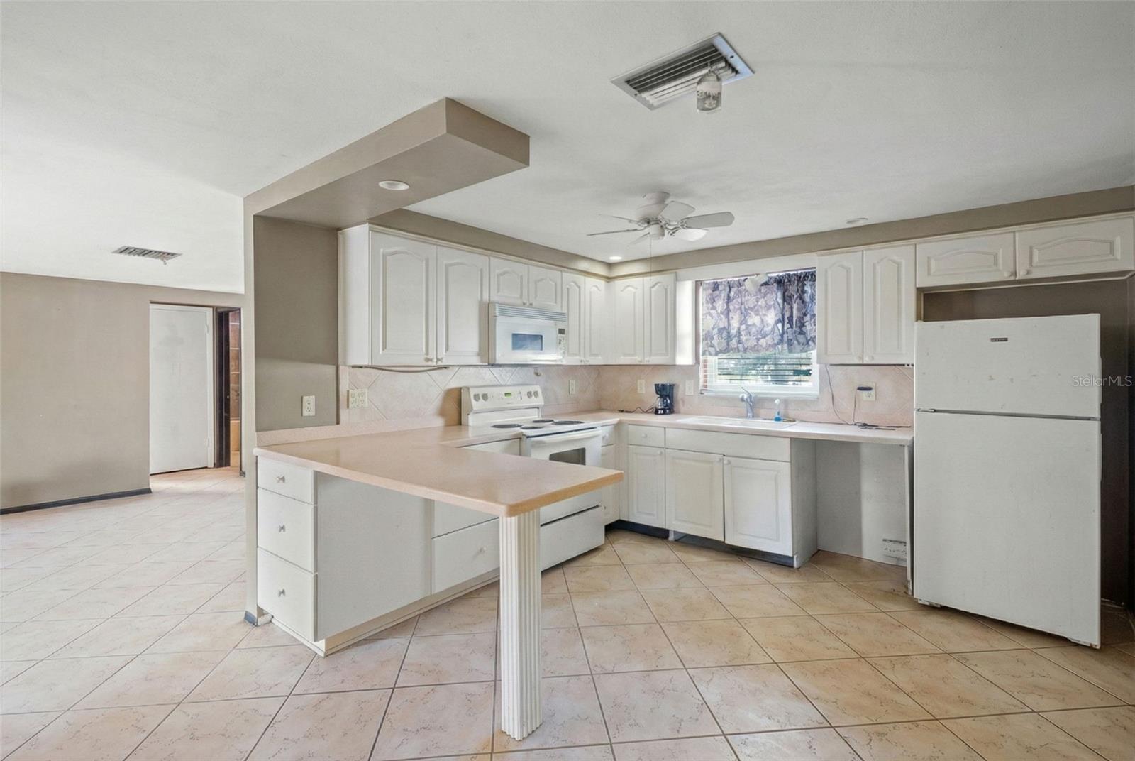 Image 23 of 31 For 11200 Tamarix Avenue