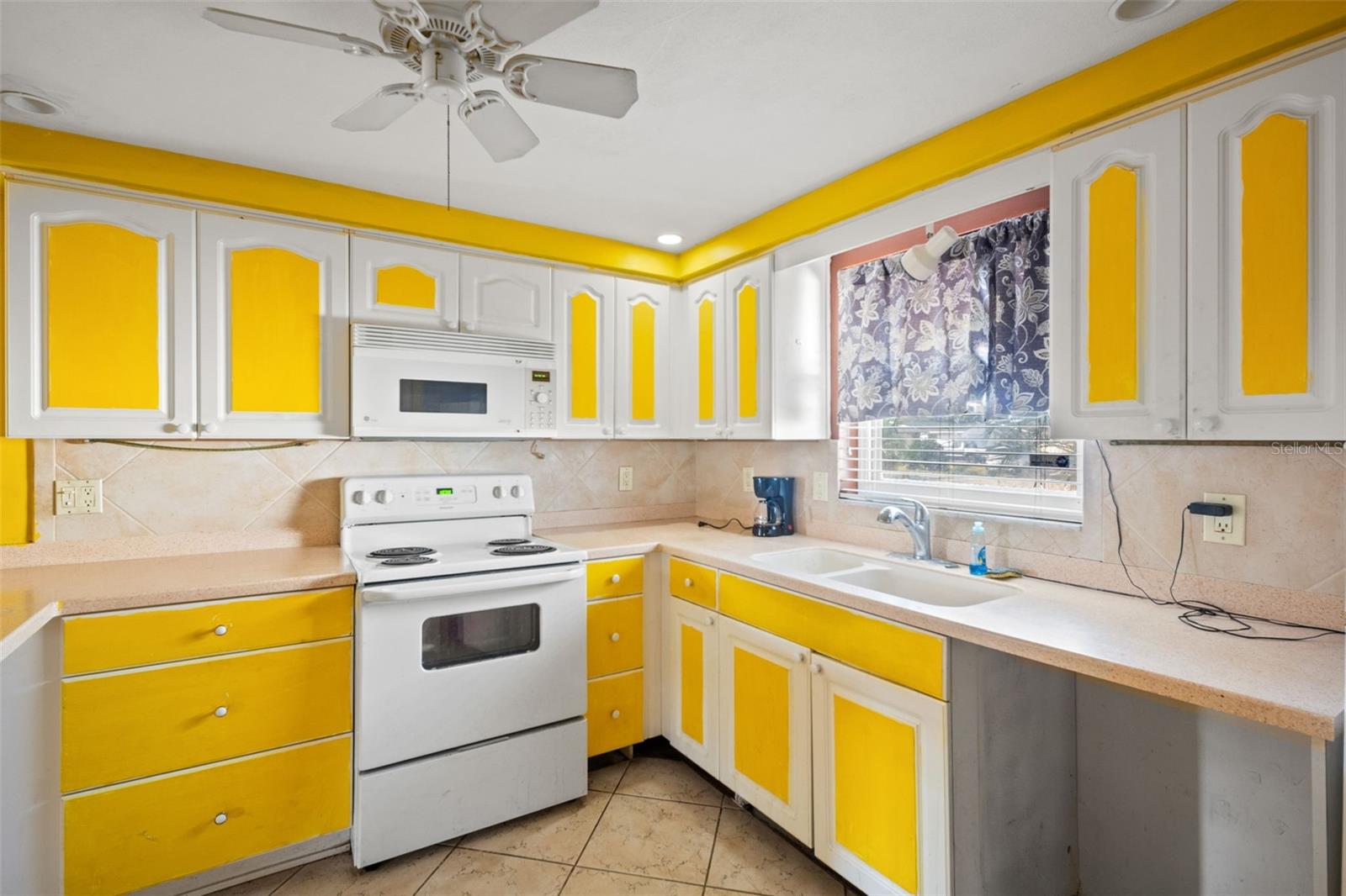 Image 8 of 31 For 11200 Tamarix Avenue