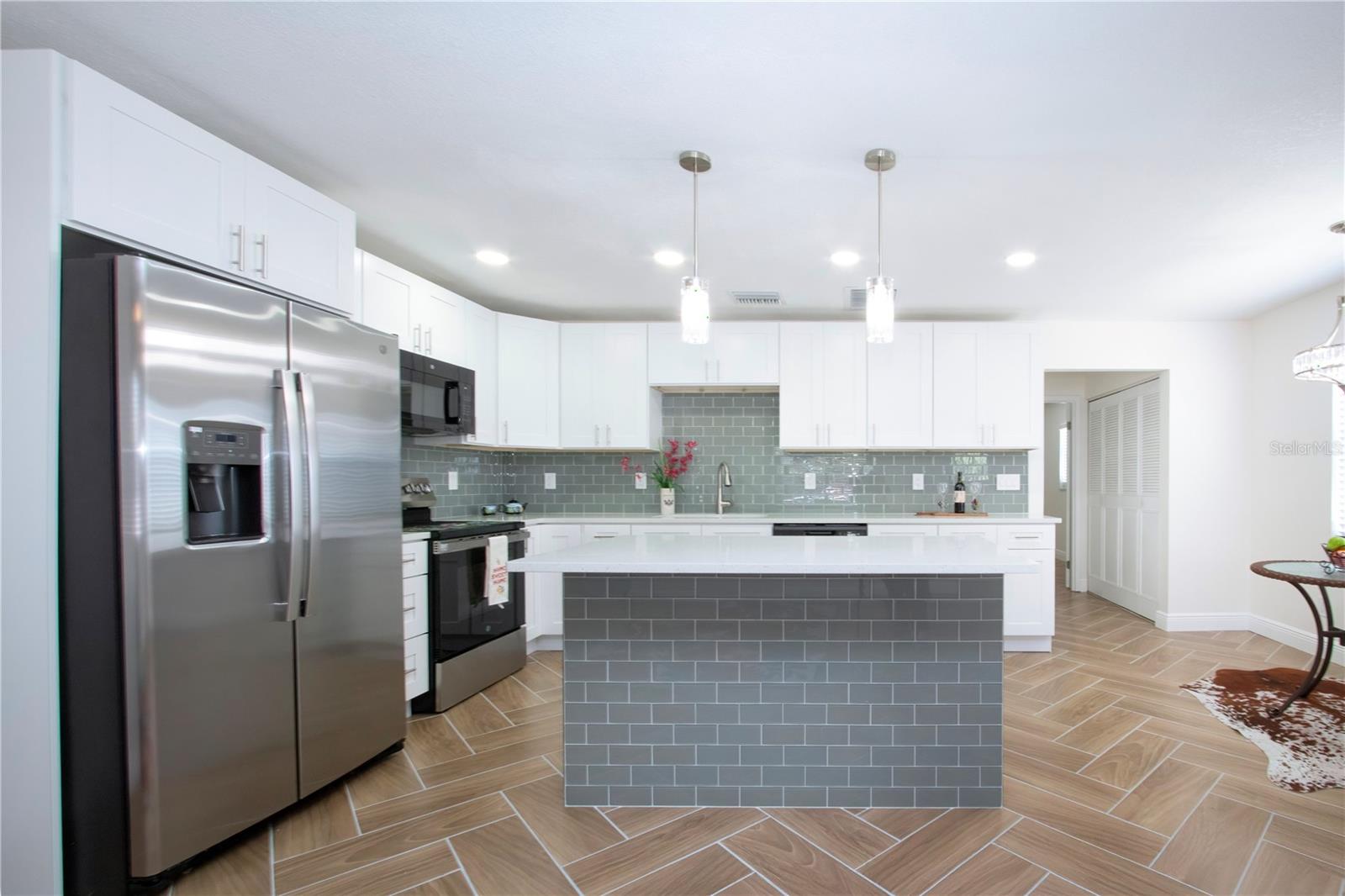 Image 22 of 55 For 1902 Andover Street 198