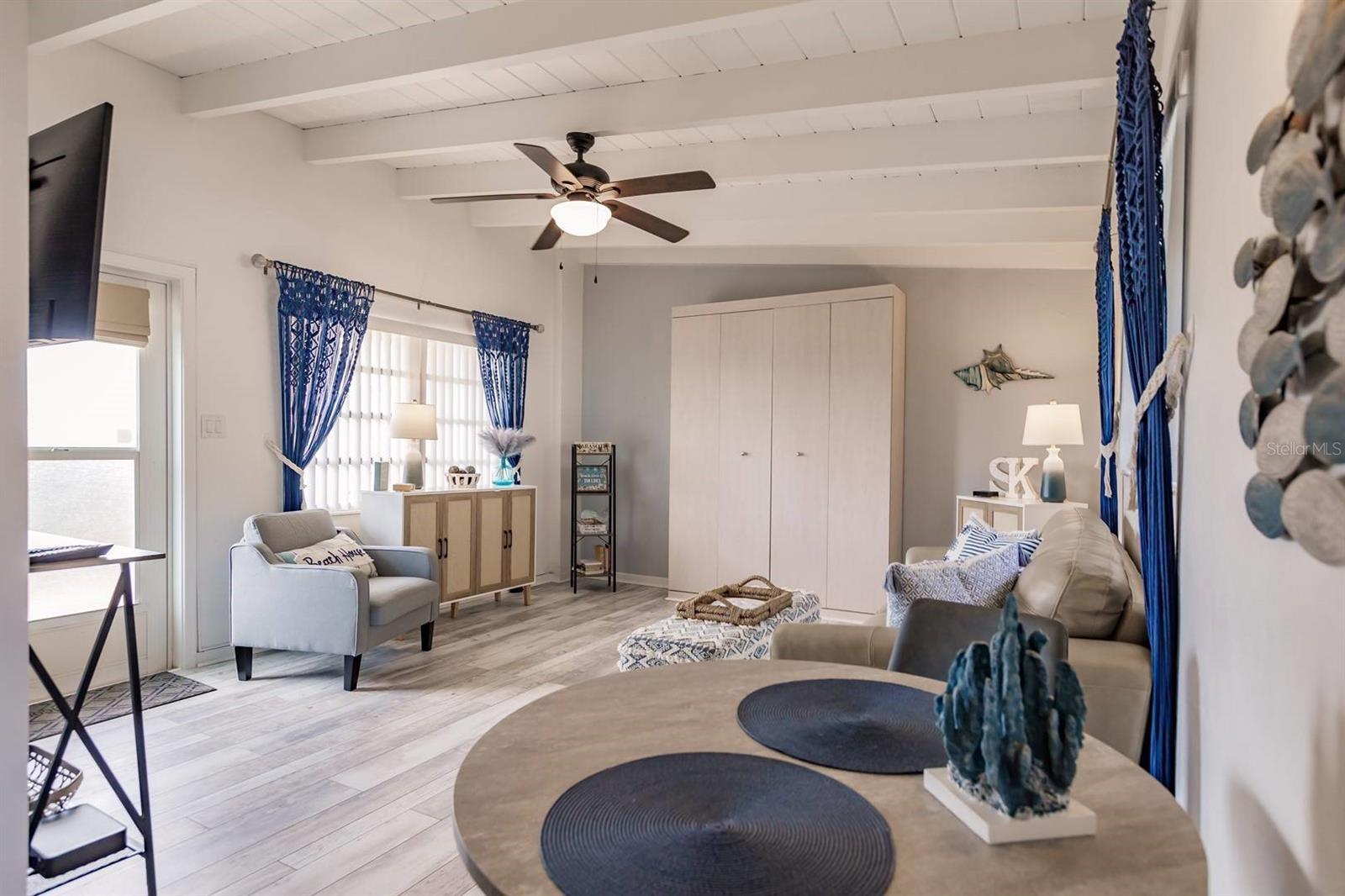 Image 3 of 20 For 6006 Midnight Pass Road 10