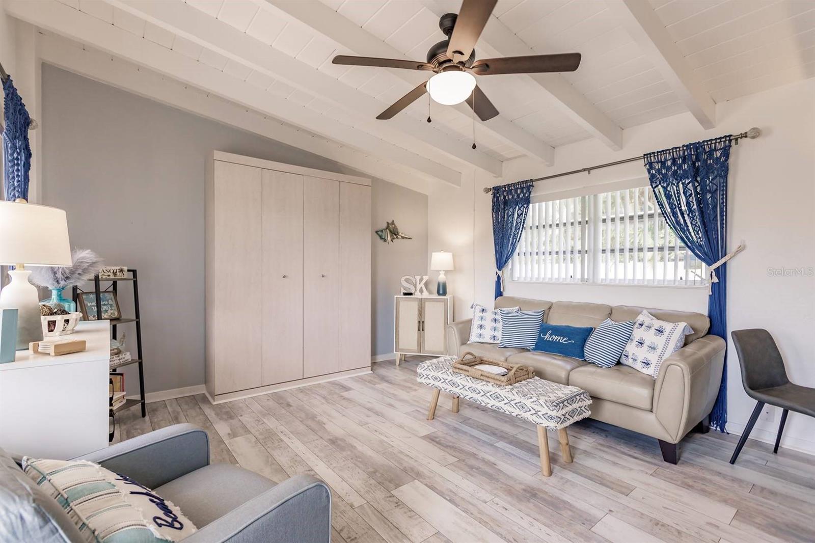 Image 4 of 20 For 6006 Midnight Pass Road 10