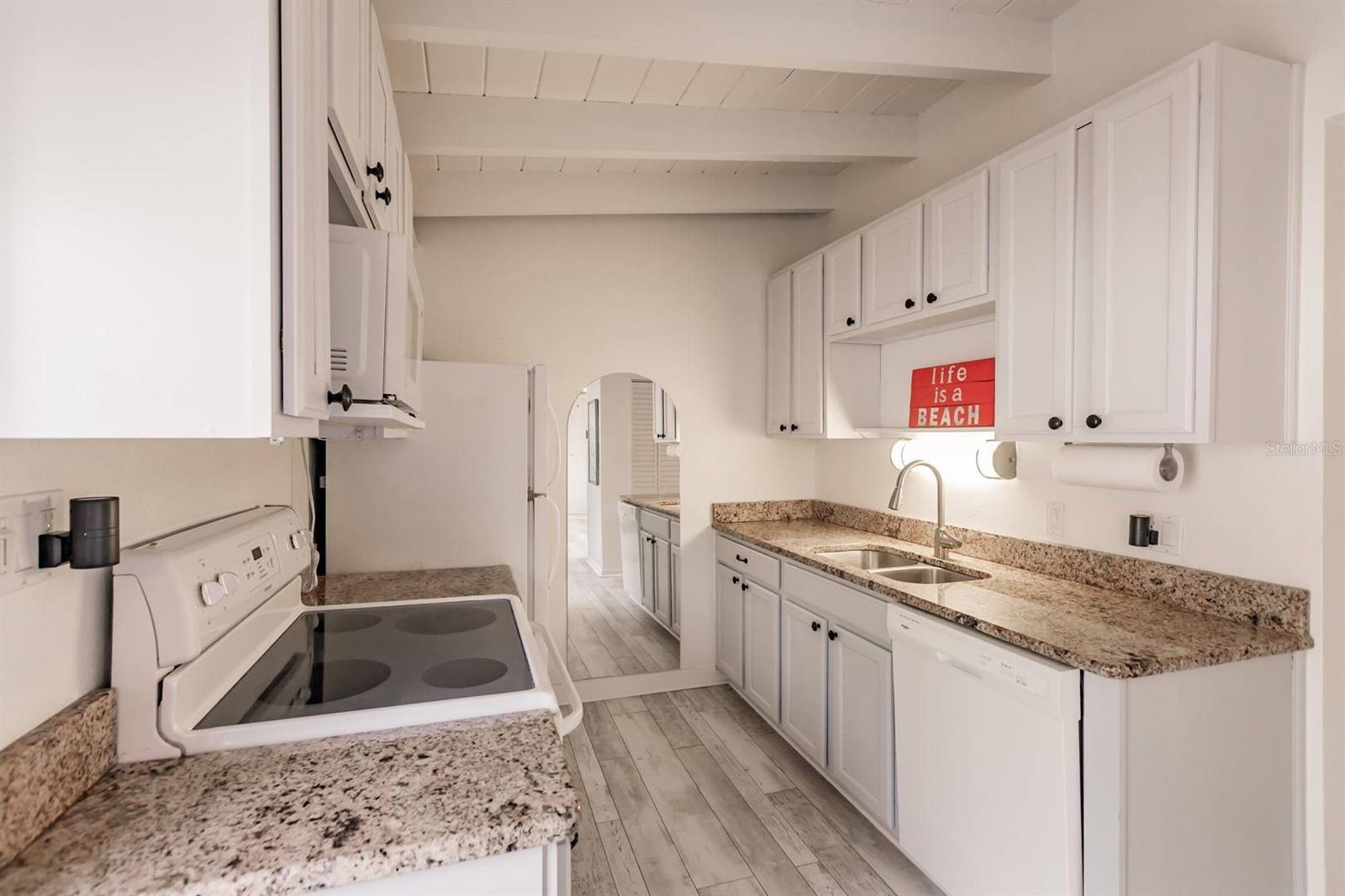 Image 9 of 20 For 6006 Midnight Pass Road 10