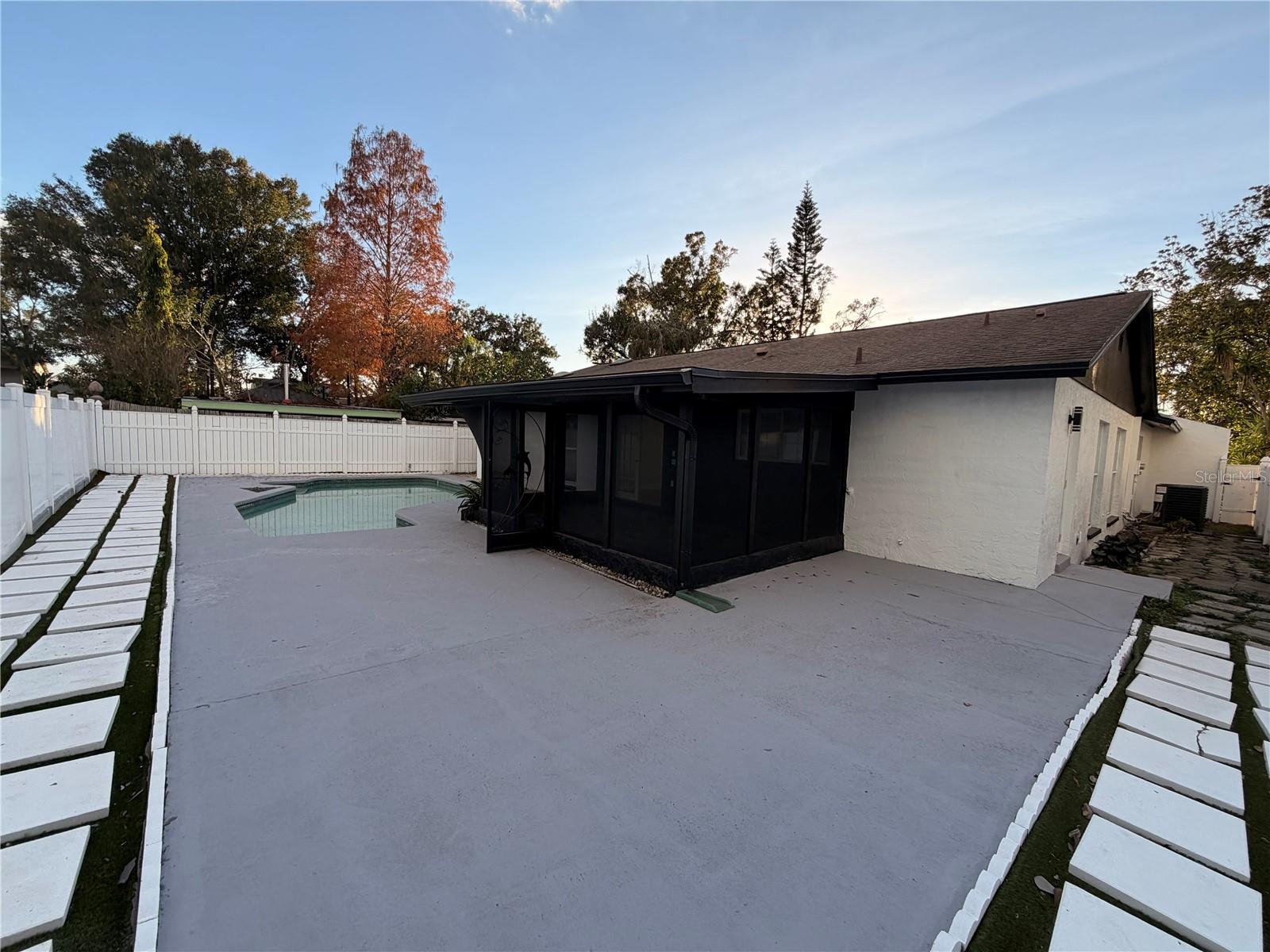 Image 5 of 21 For 7513 Rustic Drive